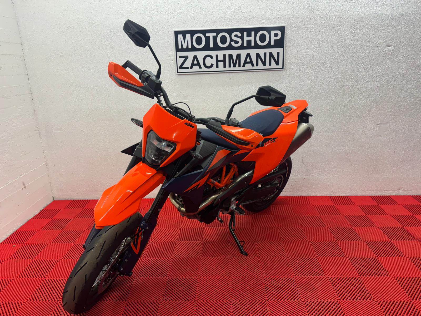 KTM 690 SMC R ABS (35 kW)-image-2