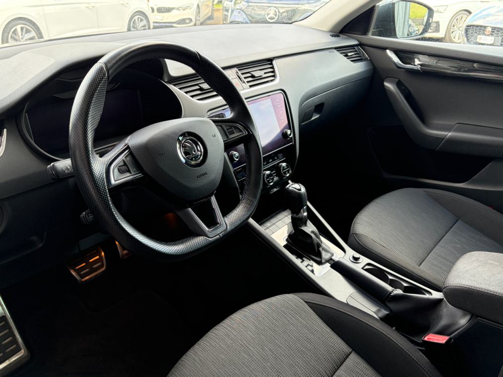 SKODA Octavia Combi 1.5 TSi Style-image-3