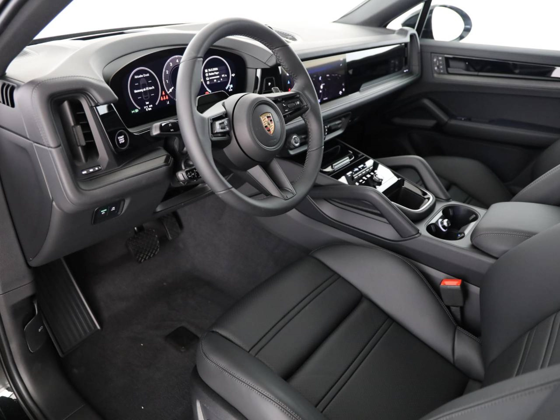 PORSCHE Cayenne E-Hybrid Coupé Black Edition-showroom-element-3