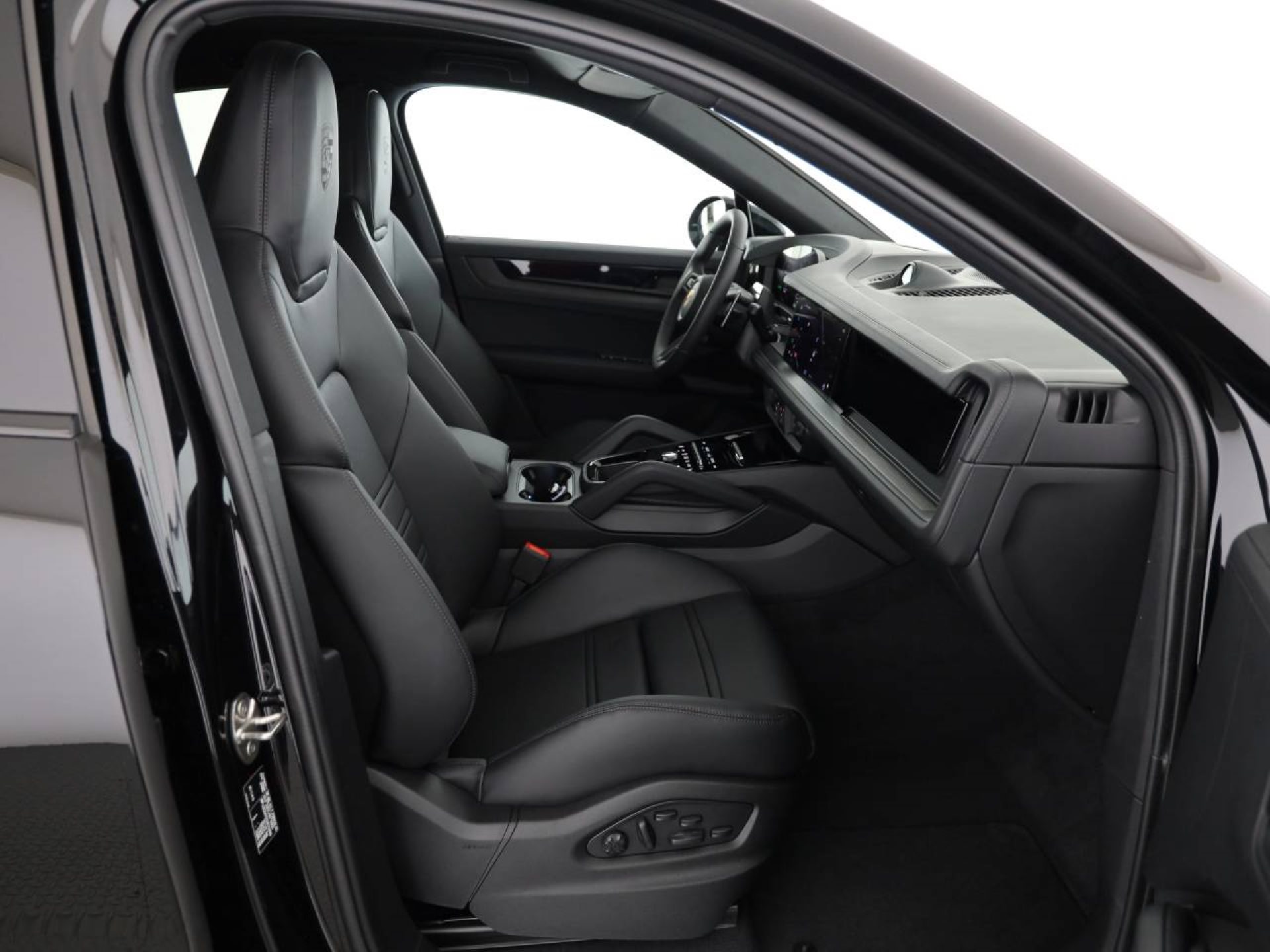 PORSCHE Cayenne E-Hybrid Coupé Black Edition-image-15