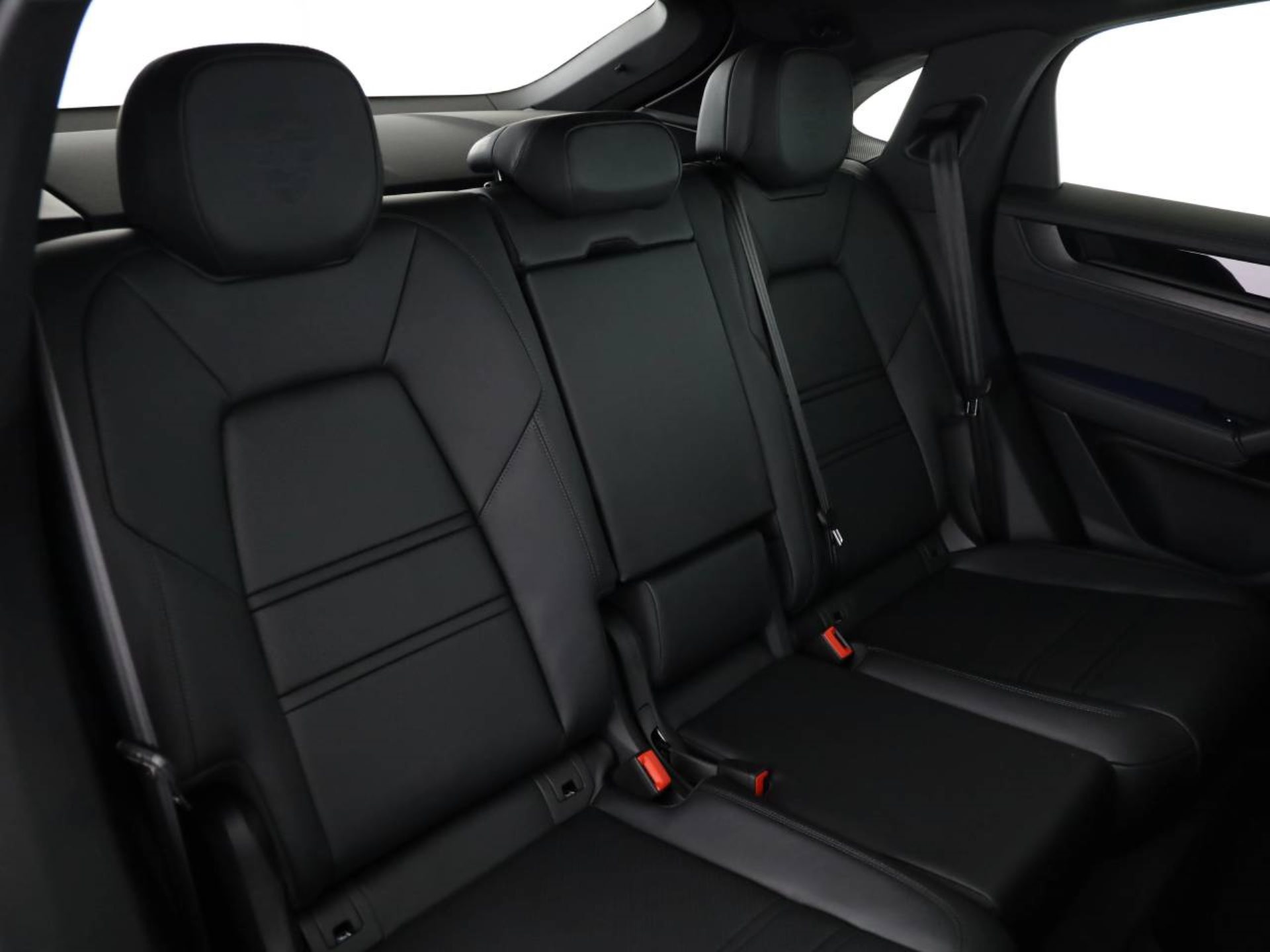 PORSCHE Cayenne E-Hybrid Coupé Black Edition-image-19