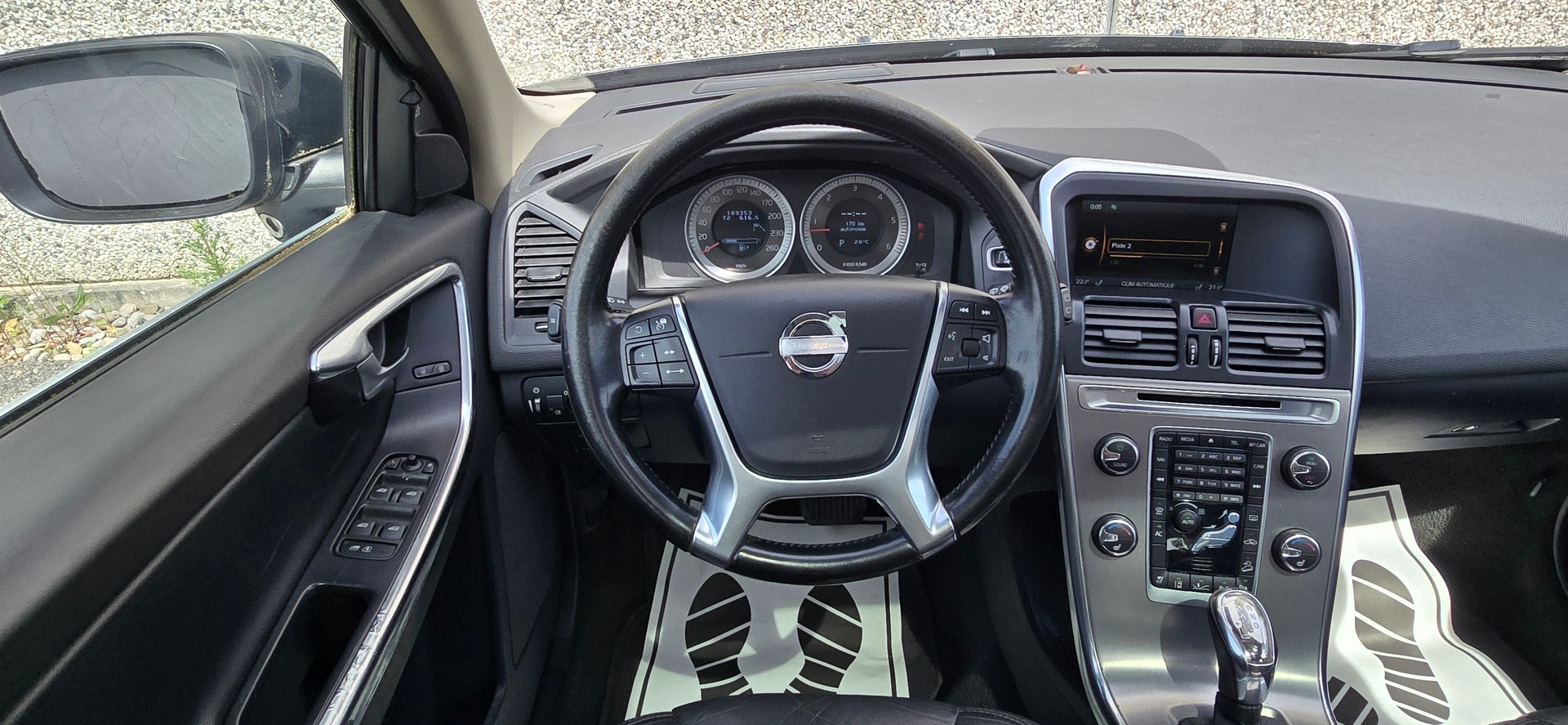 VOLVO XC60 D4 AWD Summum Geartronic-image-7