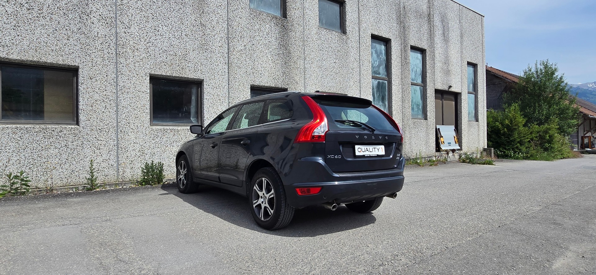 VOLVO XC60 D4 AWD Summum Geartronic-image-5