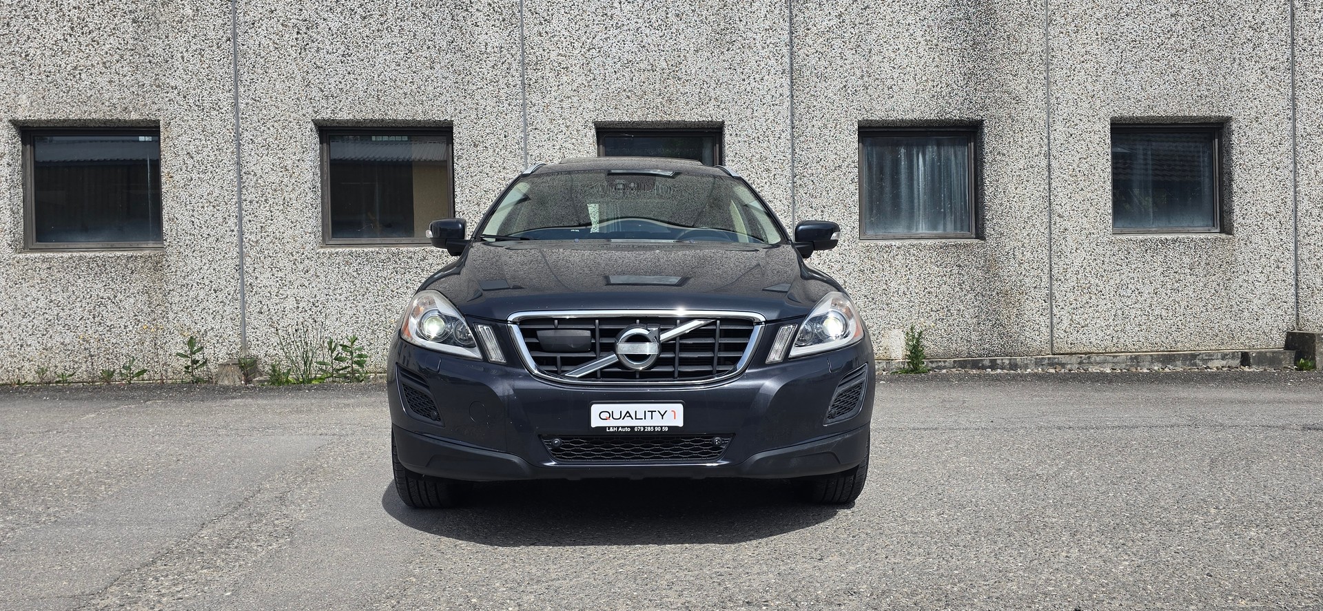 VOLVO XC60 D4 AWD Summum Geartronic-image-1