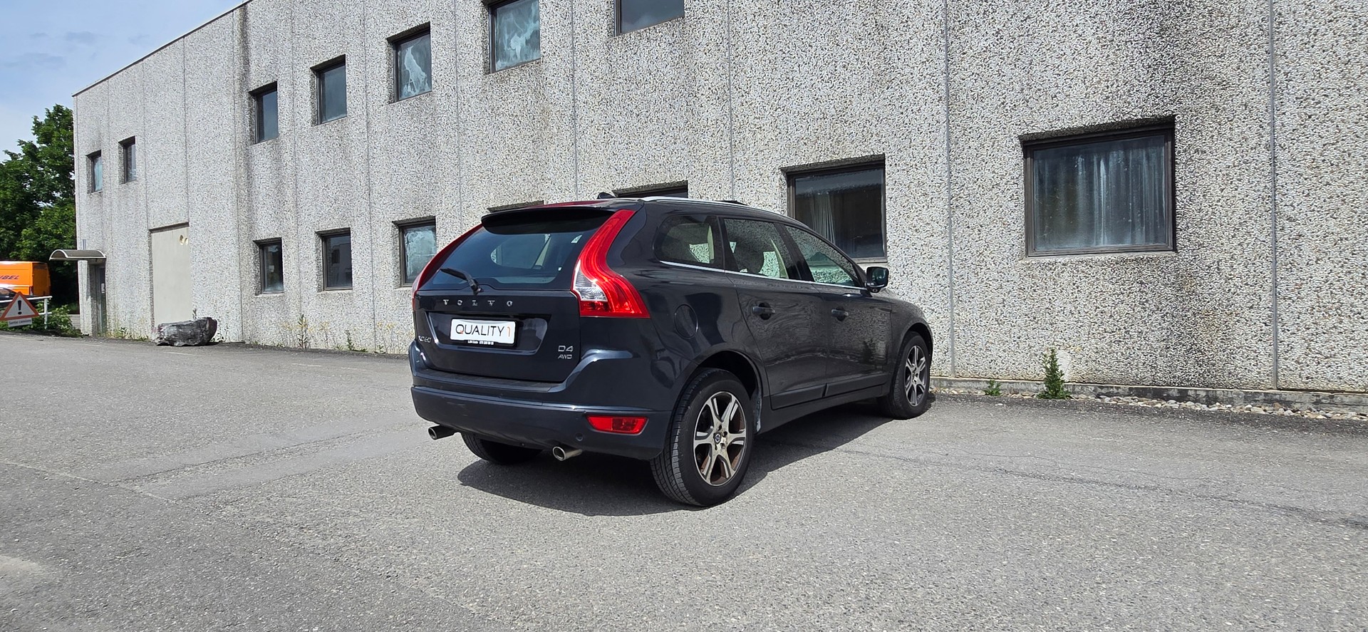VOLVO XC60 D4 AWD Summum Geartronic-image-3