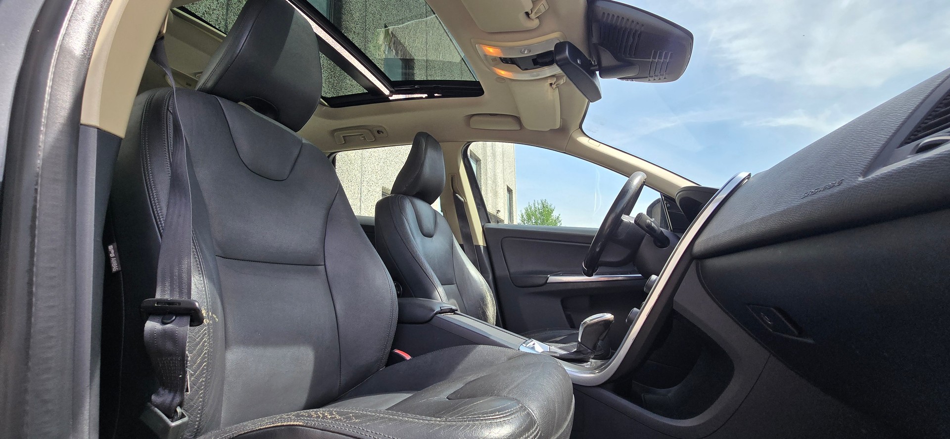 VOLVO XC60 D4 AWD Summum Geartronic-image-9