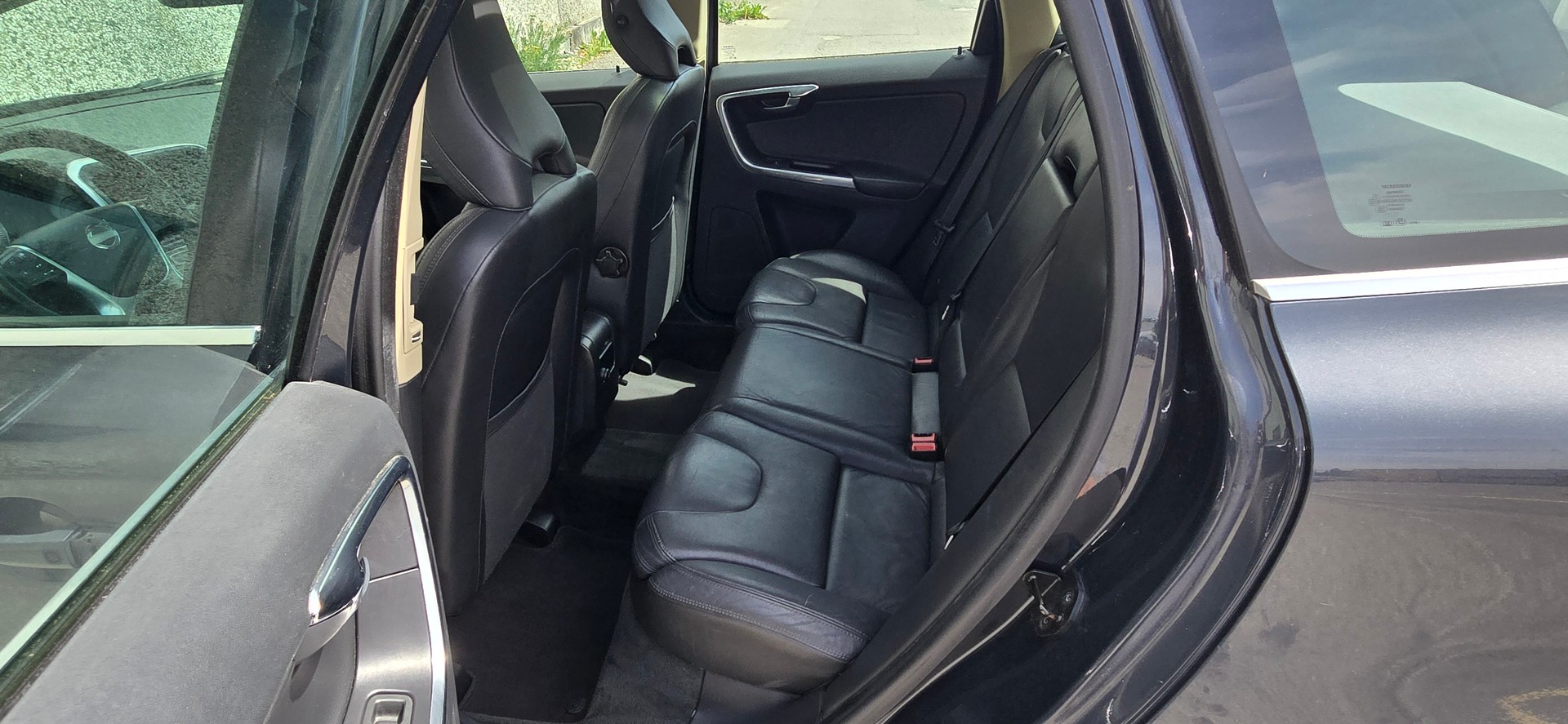 VOLVO XC60 D4 AWD Summum Geartronic-image-10