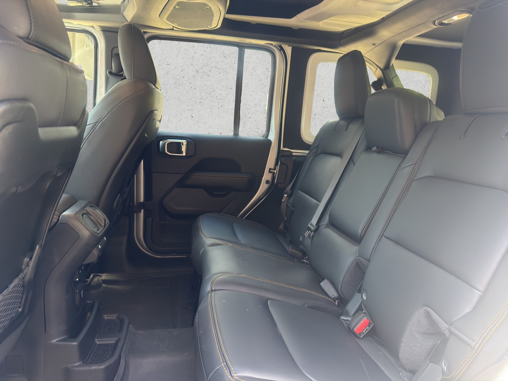JEEP Wrangler 2.0 Turbo Sahara Unlimited-image-9