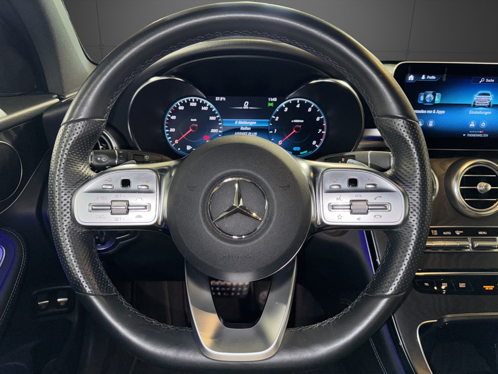 MERCEDES-BENZ GLC 200 AMG Line 4m-image-16