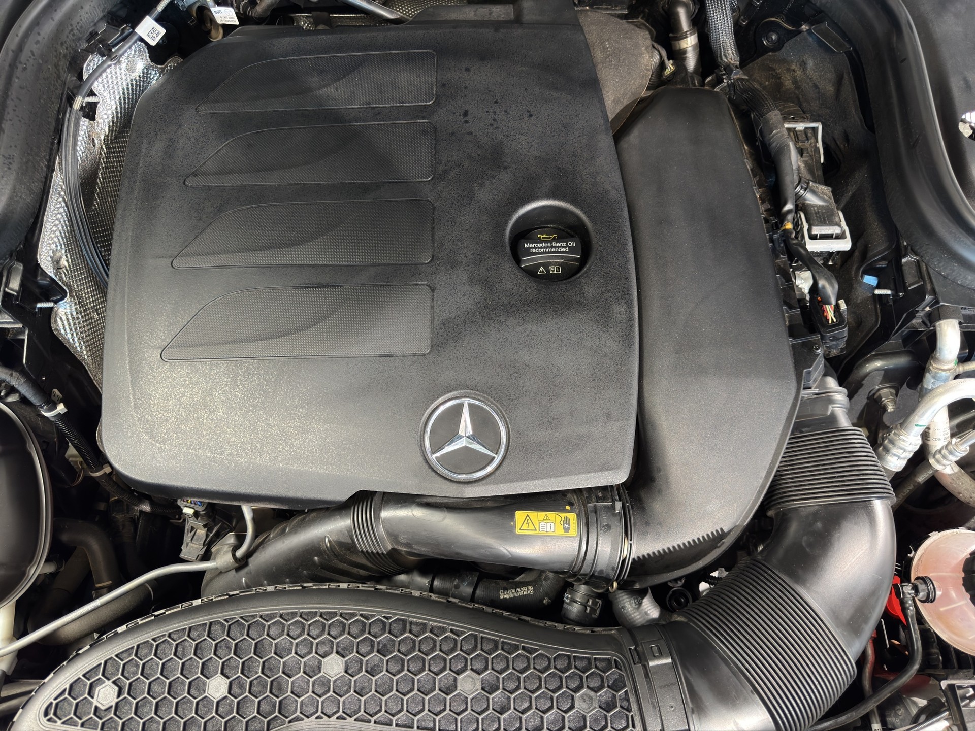 MERCEDES-BENZ GLC 200 AMG Line 4m-image-21