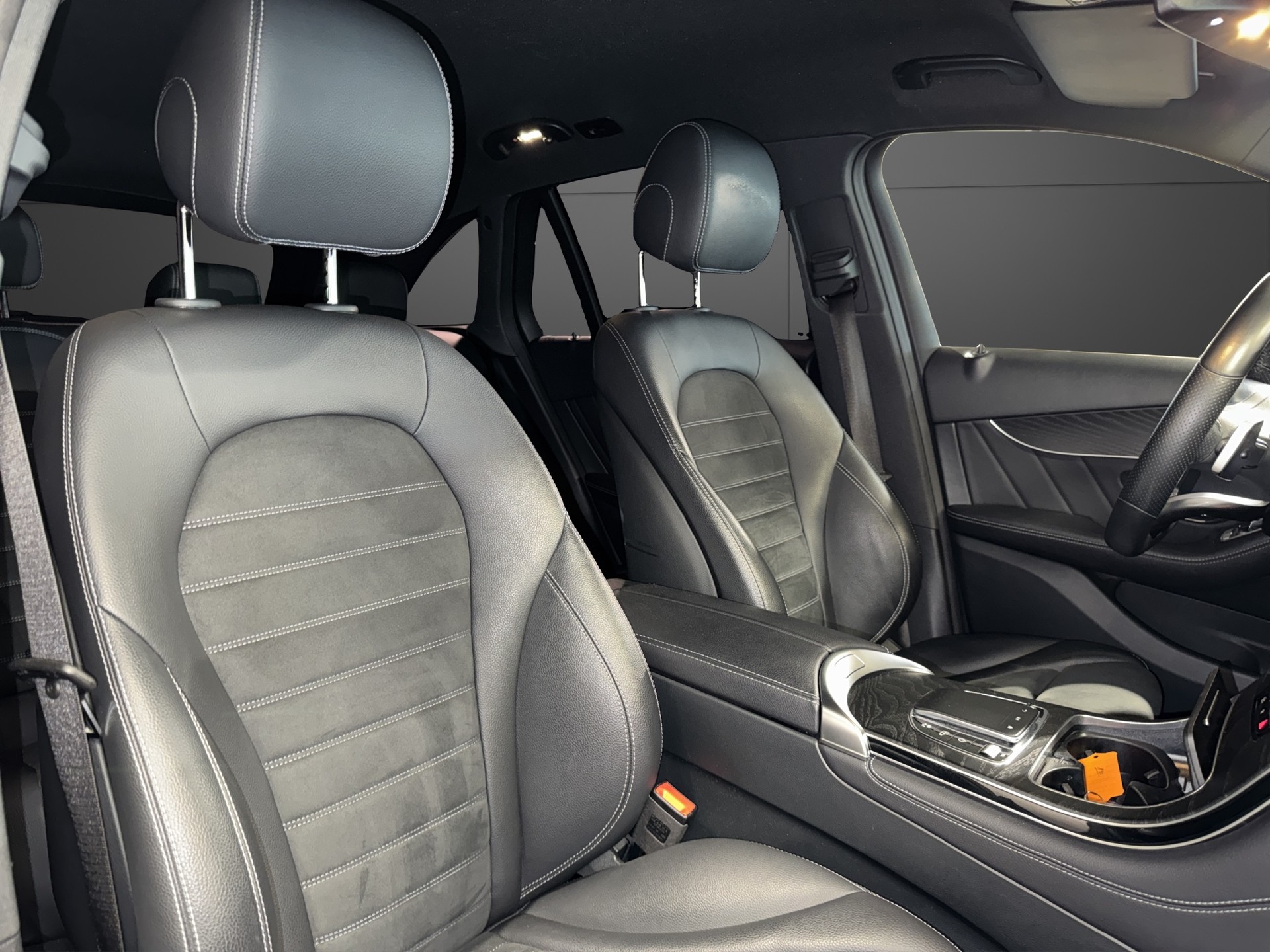 MERCEDES-BENZ GLC 200 AMG Line 4m-image-19