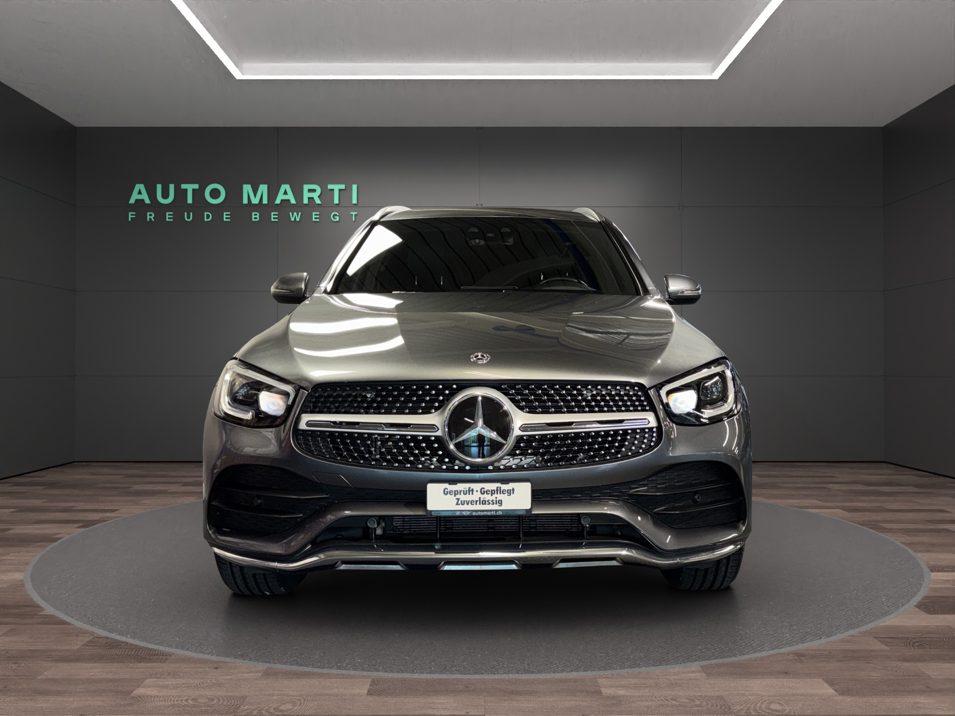 MERCEDES-BENZ GLC 200 AMG Line 4m-image-4