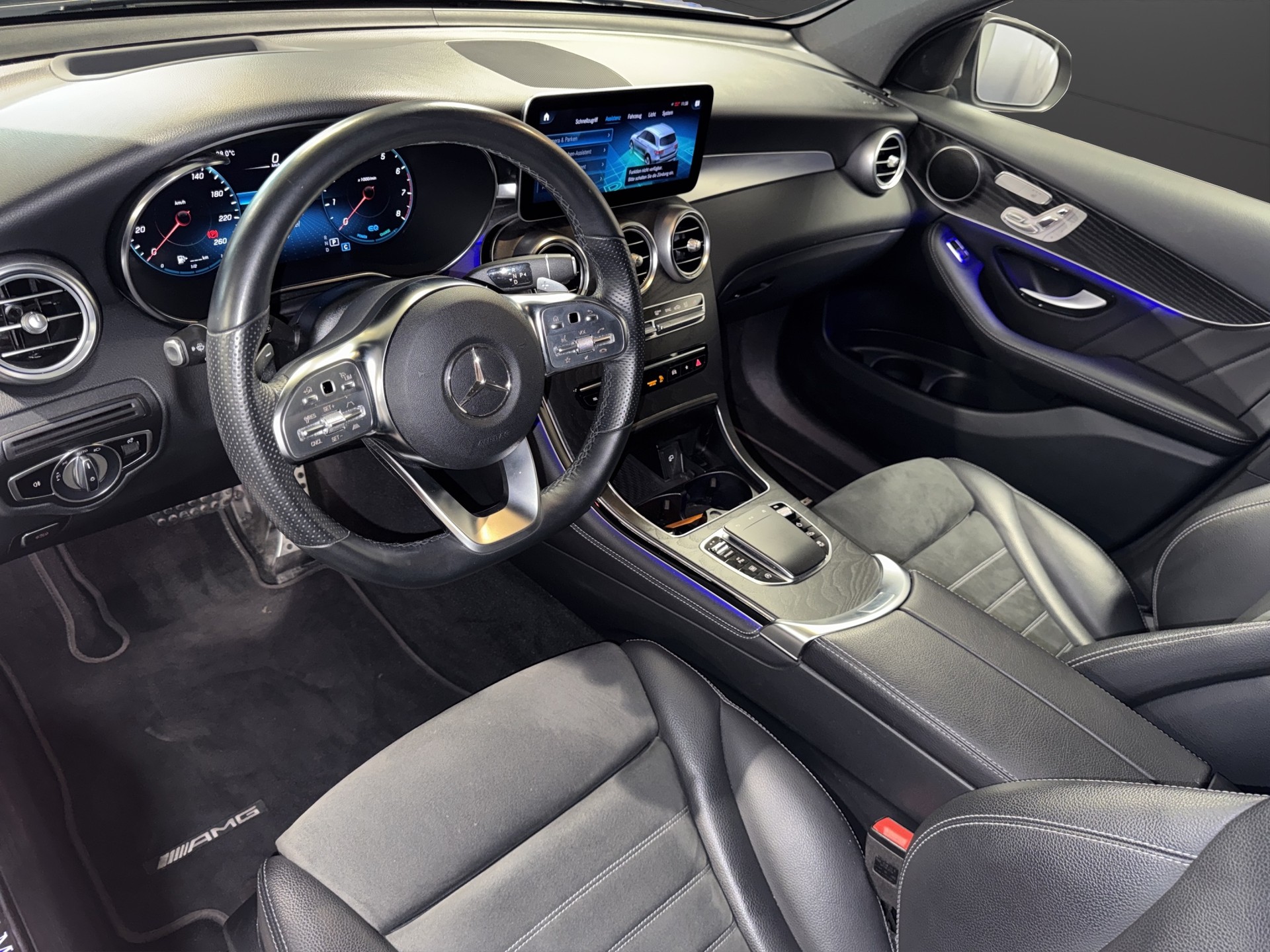 MERCEDES-BENZ GLC 200 AMG Line 4m-image-7