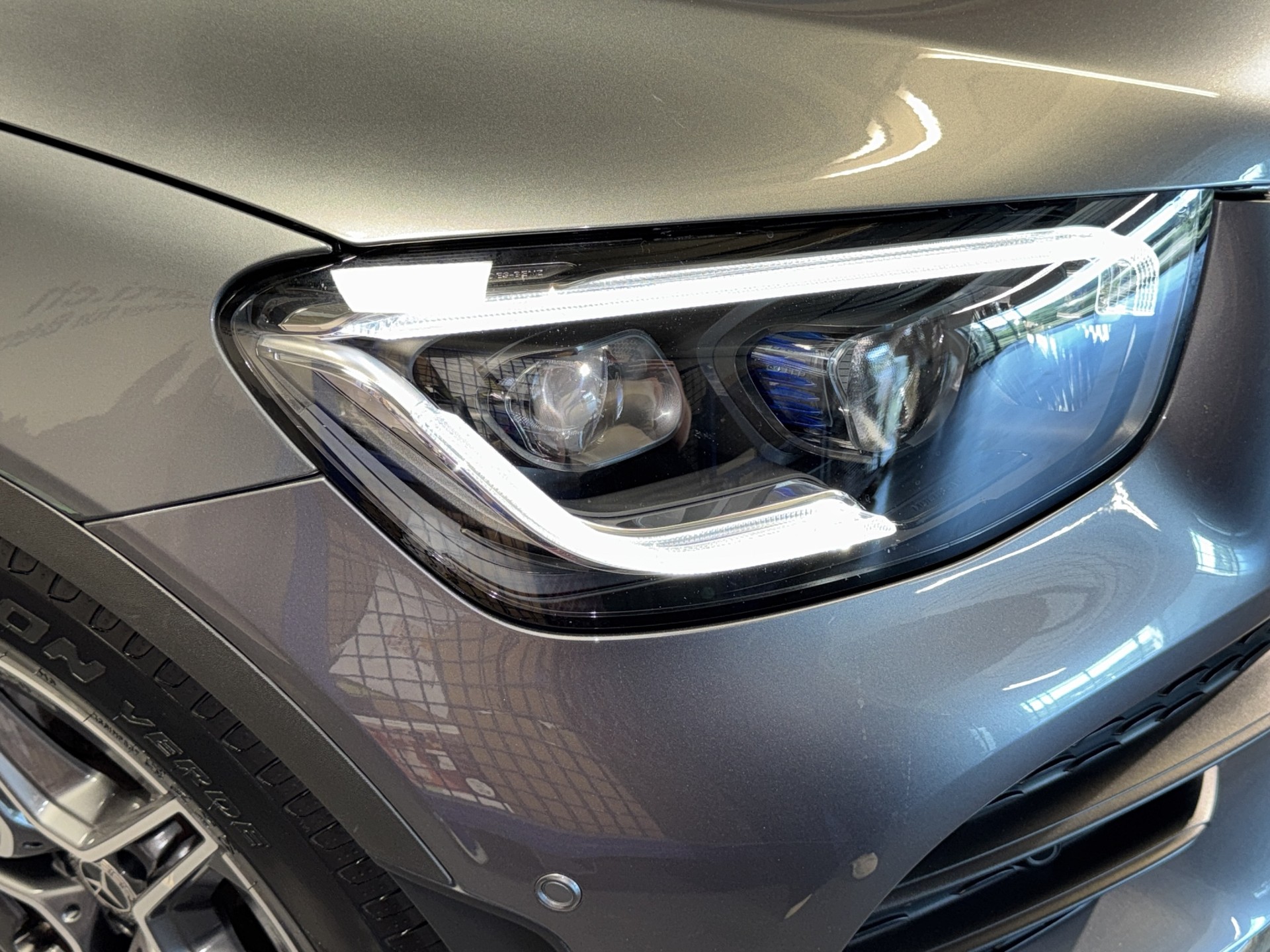 MERCEDES-BENZ GLC 200 AMG Line 4m-image-6