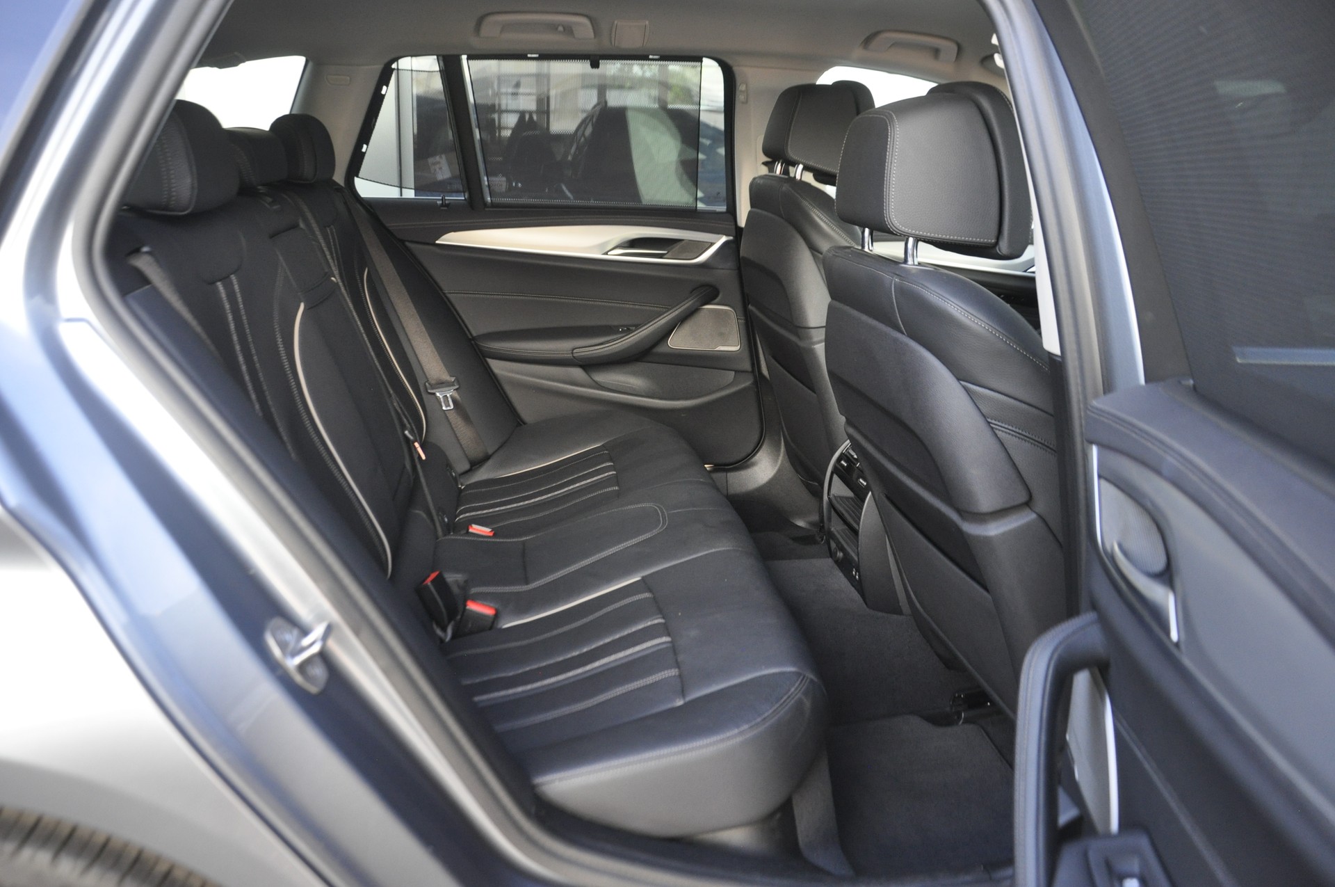 BMW 520d xDrive 48V Touring Luxury Steptronic I Anhängerkupplung-image-8