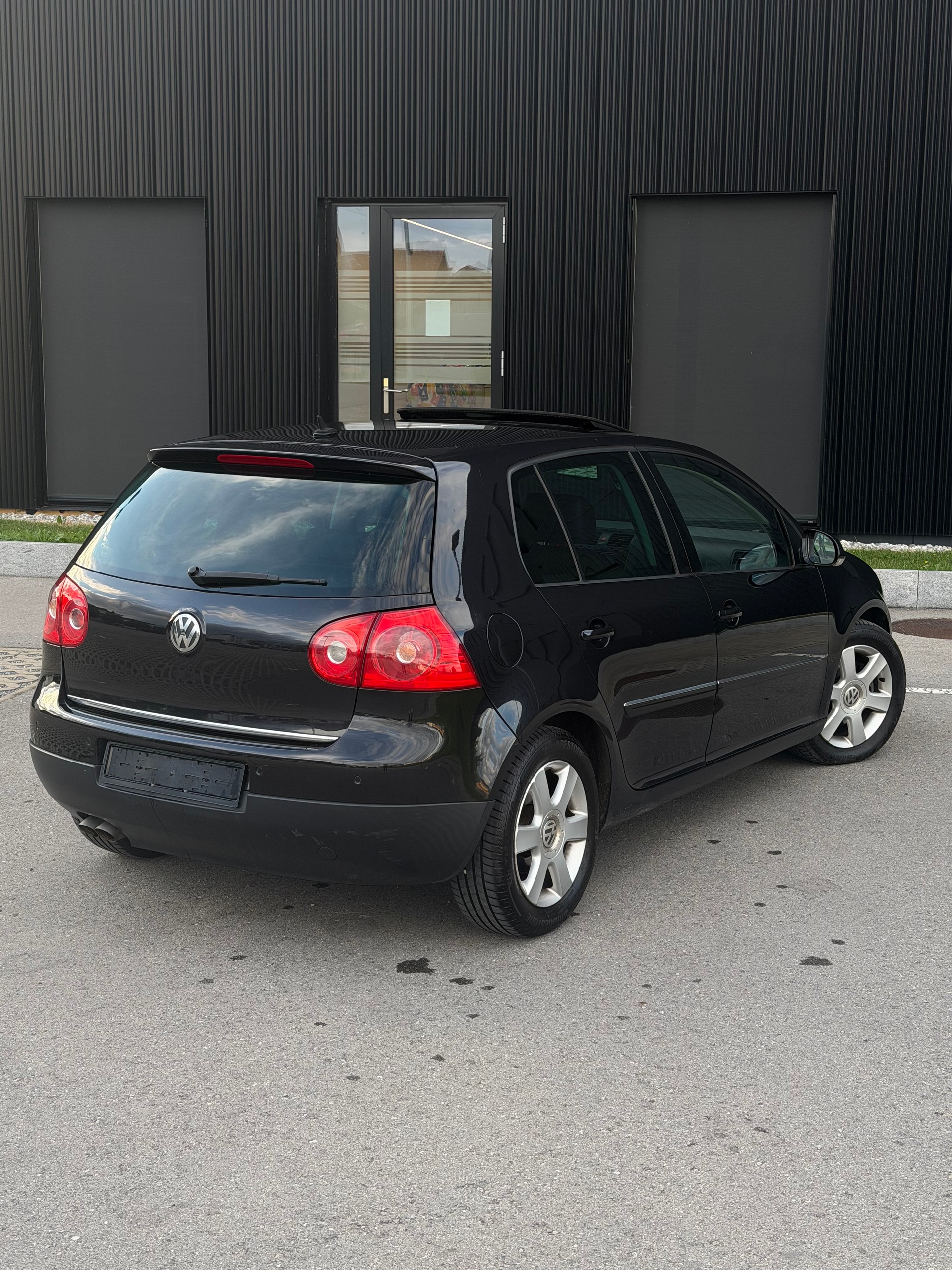 VW Golf 2.0 TDI Comfortline 4Motion-image-5
