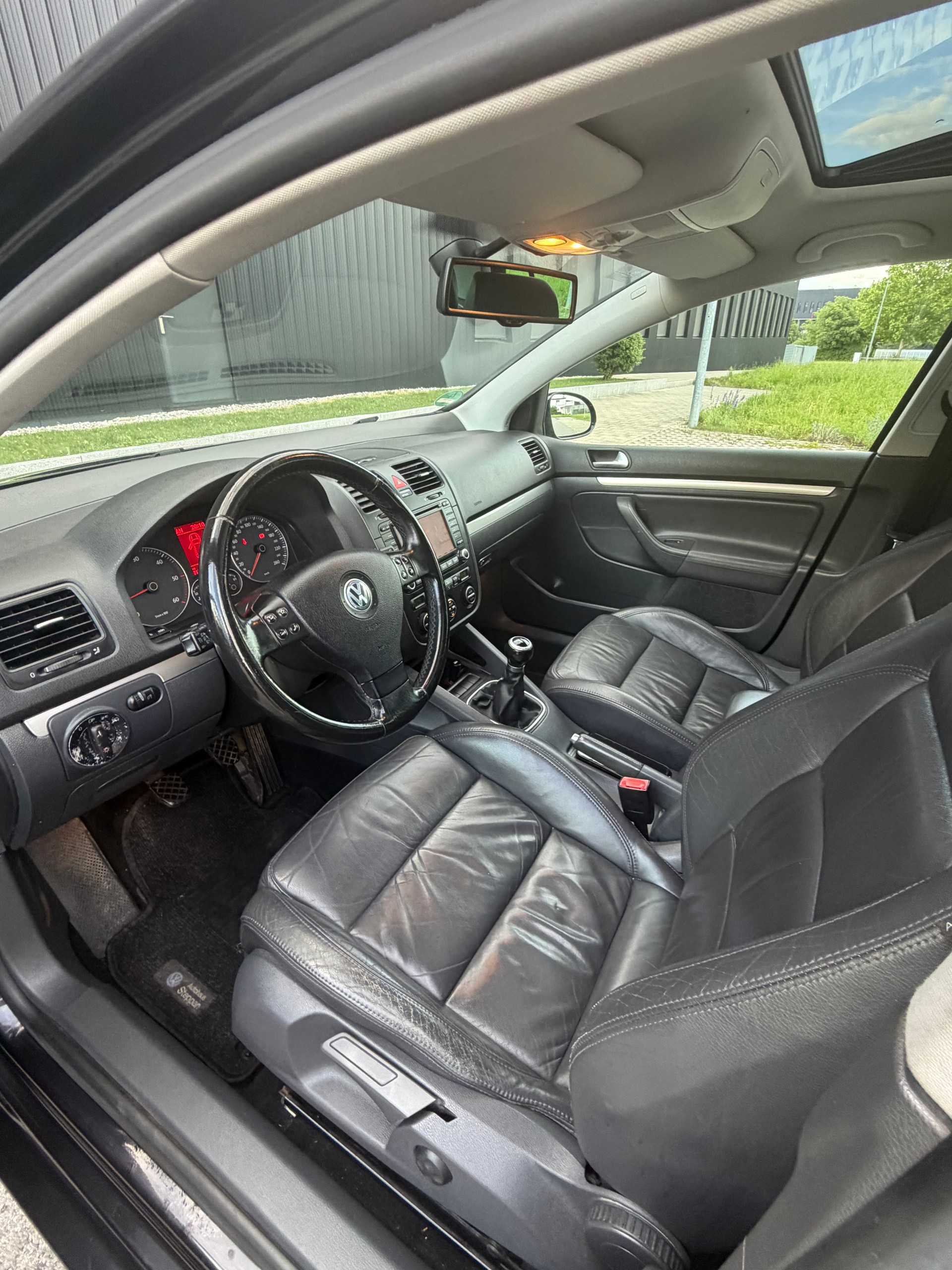 VW Golf 2.0 TDI Comfortline 4Motion-image-11