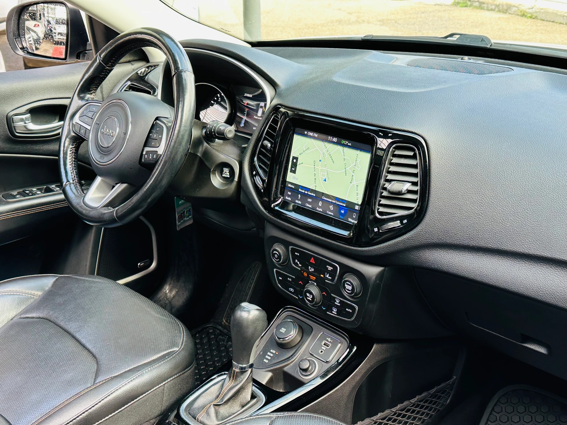 JEEP Compass 1.4 Turbo Limited AWD 9ATX-image-8