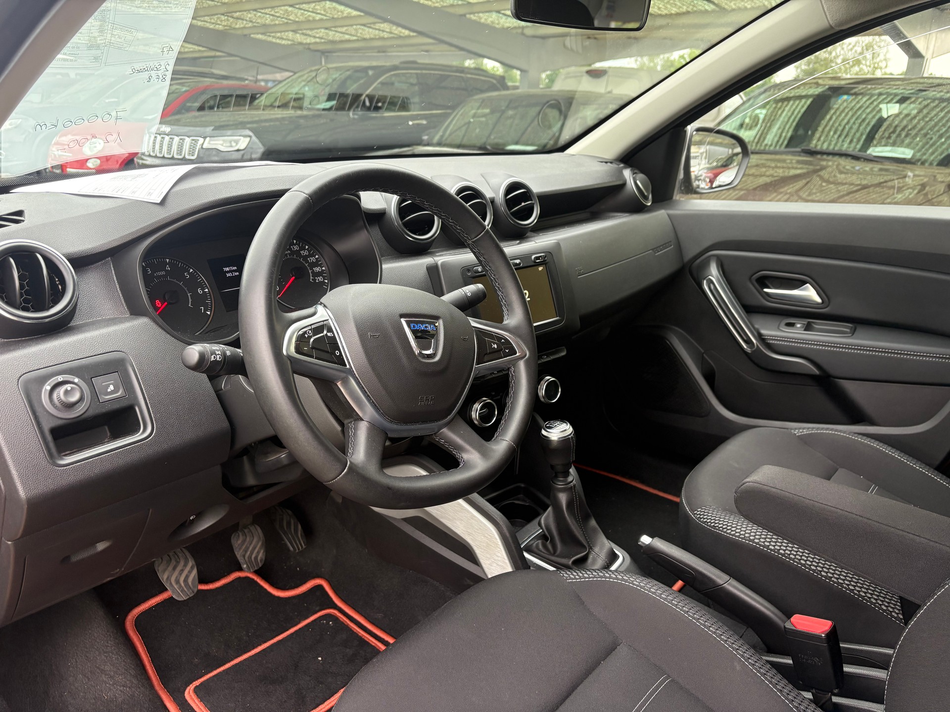 DACIA Duster TCe 130 Celebration 4x2-image-6