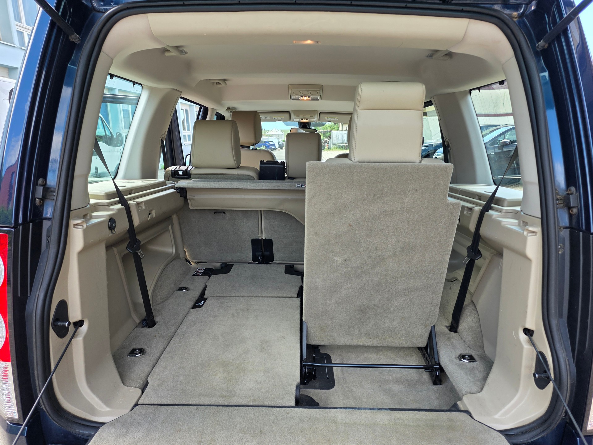 LAND ROVER Discovery 3.0 SDV6 HSE Automatic-image-10