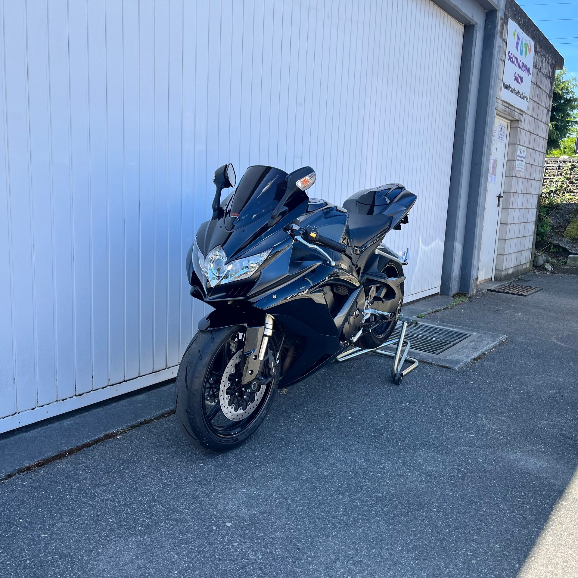 SUZUKI GSX-R 600 K8-image-1