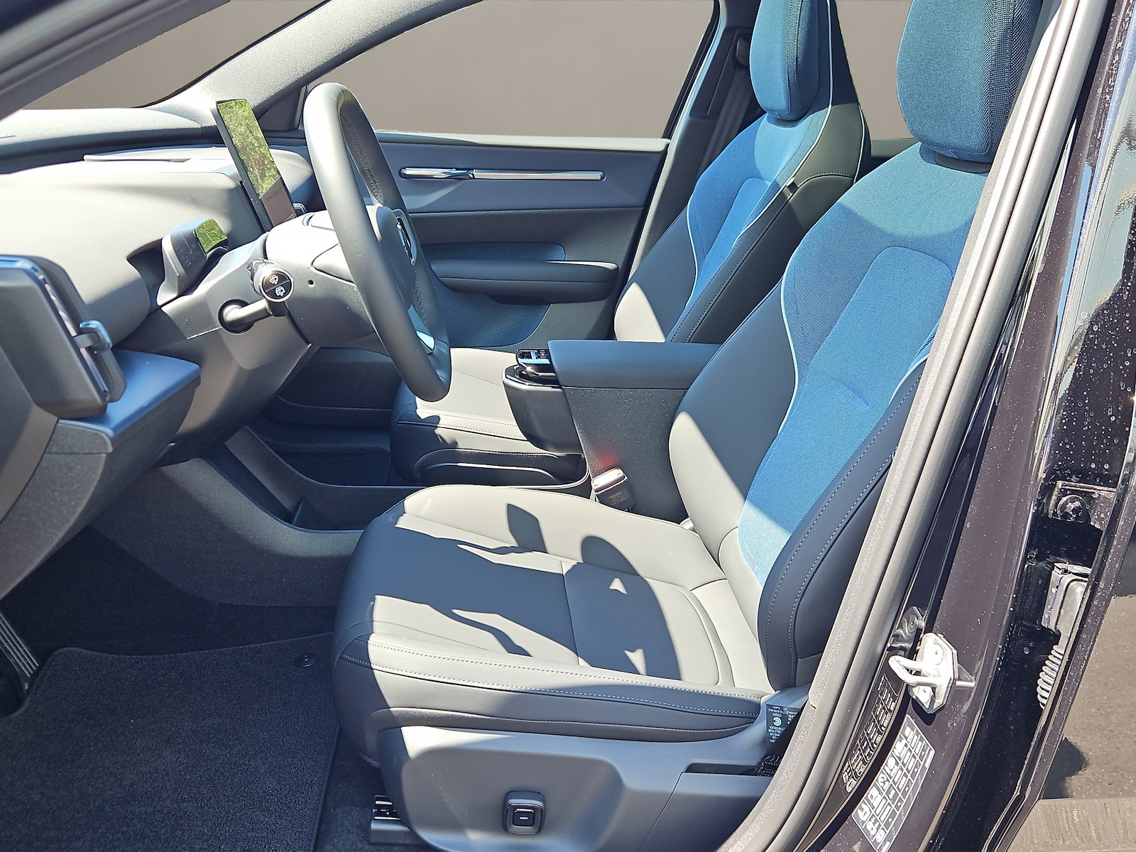 VOLVO EX 30 CC E60 Twin Performance AWD-image-8