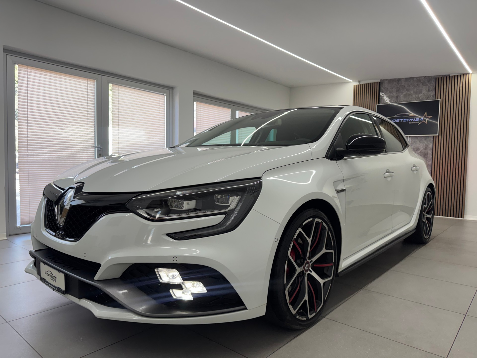 RENAULT Mégane Trophy 300 EDC*CH-Fahrzeug*Panoramadach*Frisch MFK*