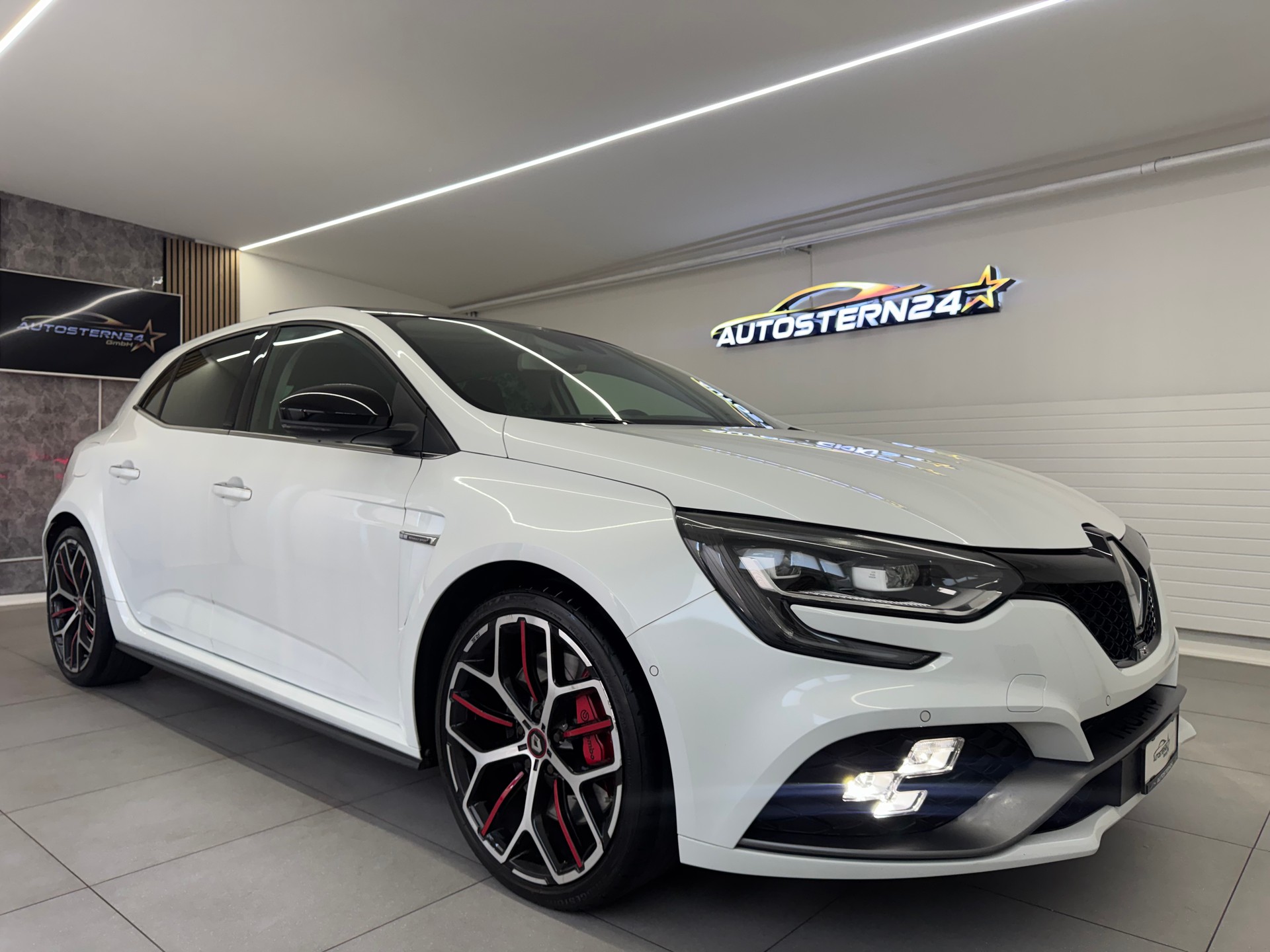 RENAULT Mégane Trophy 300 EDC*CH-Fahrzeug*Panoramadach*Frisch MFK*-showroom-element-1