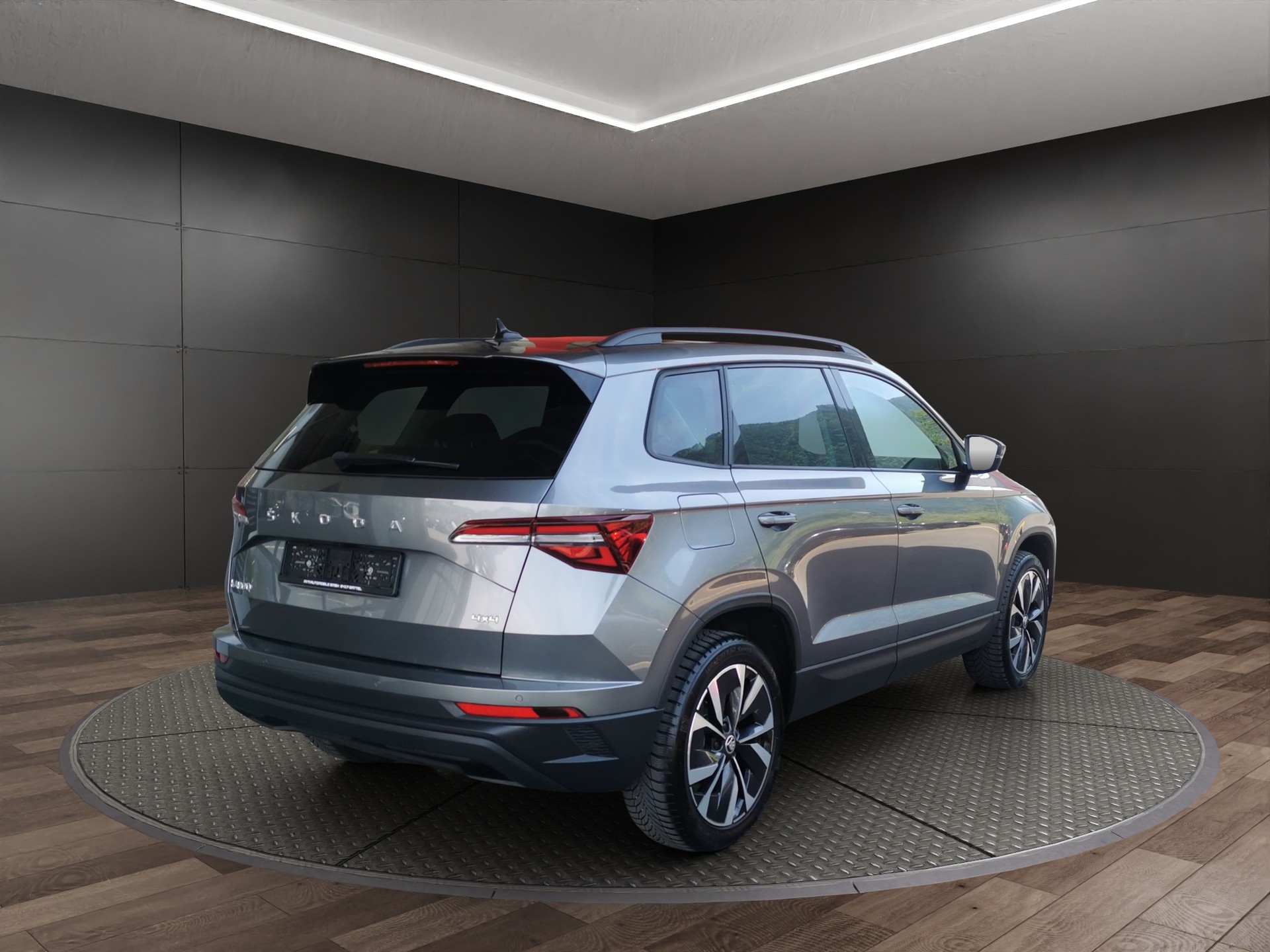 SKODA Karoq 2.0 TDI CR Style 4x4 DSG-image-5