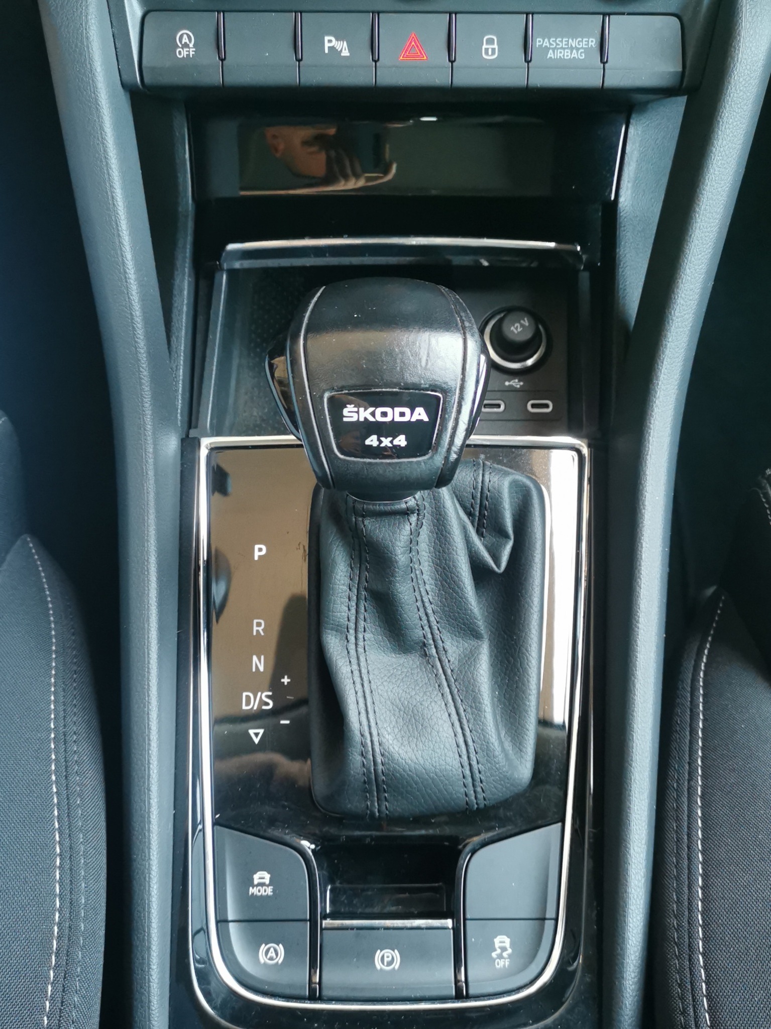 SKODA Karoq 2.0 TDI CR Style 4x4 DSG-image-20