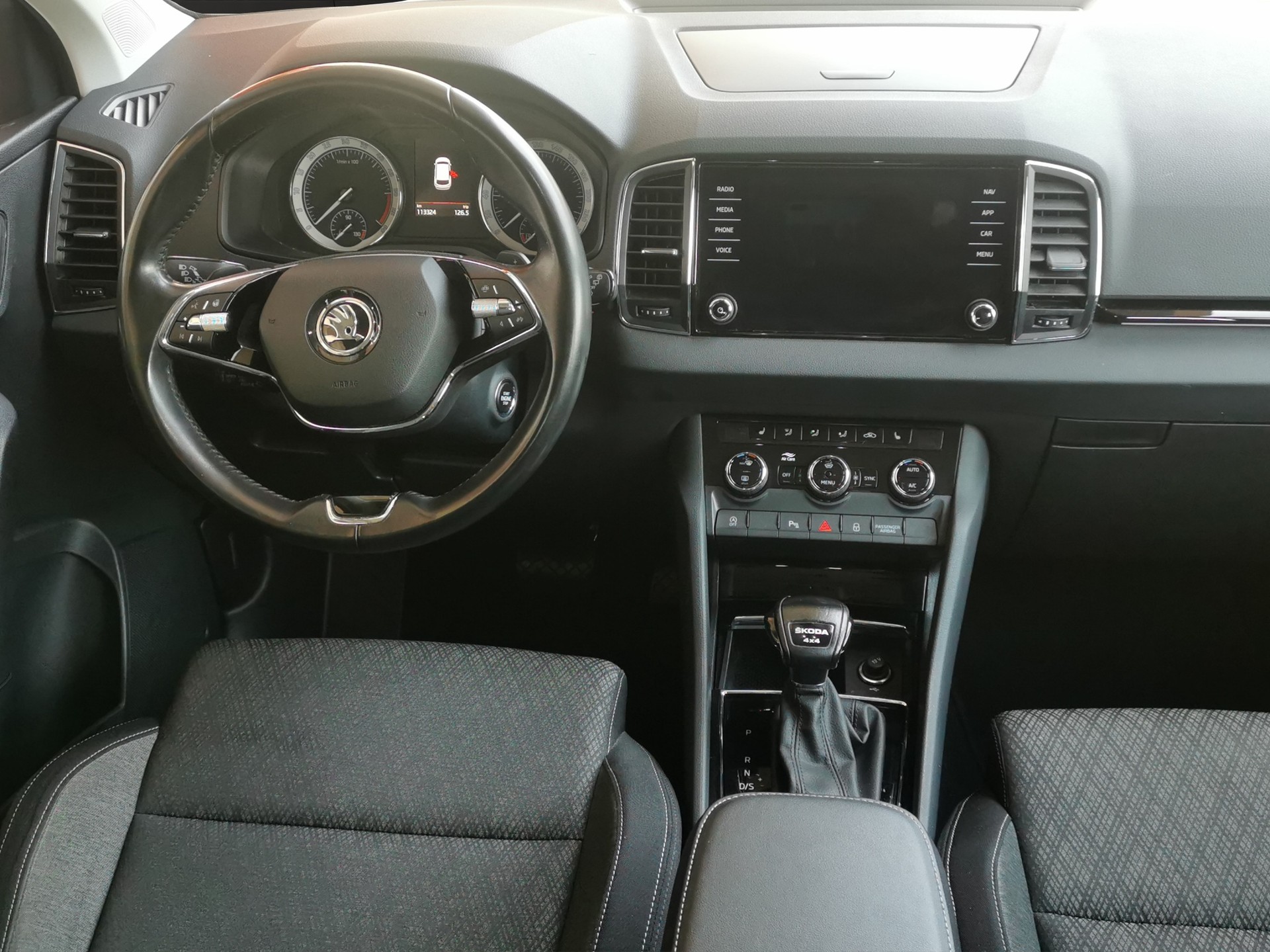 SKODA Karoq 2.0 TDI CR Style 4x4 DSG-image-16