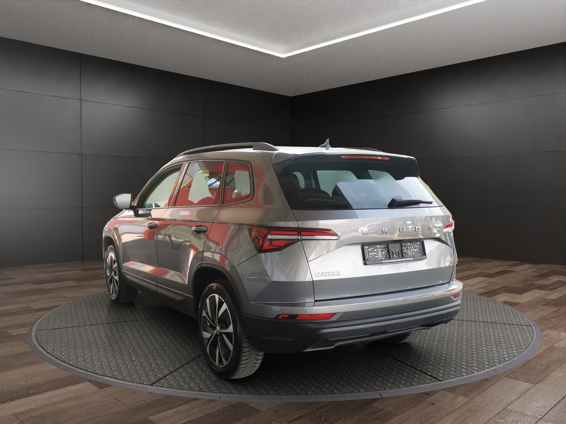 SKODA Karoq 2.0 TDI CR Style 4x4 DSG-image-6