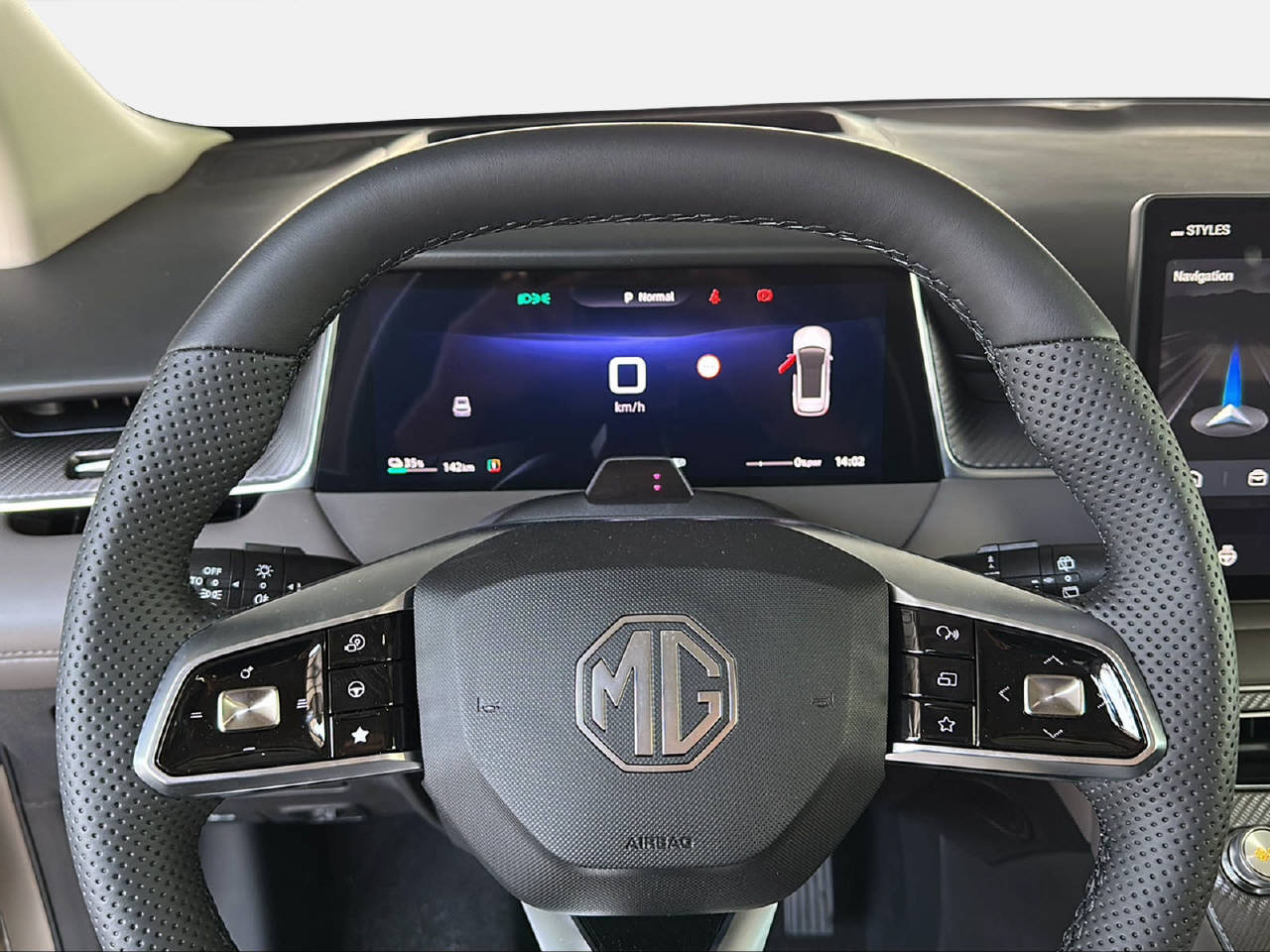 MG S6 EV 77 kWh Luxury 4WD-image-8