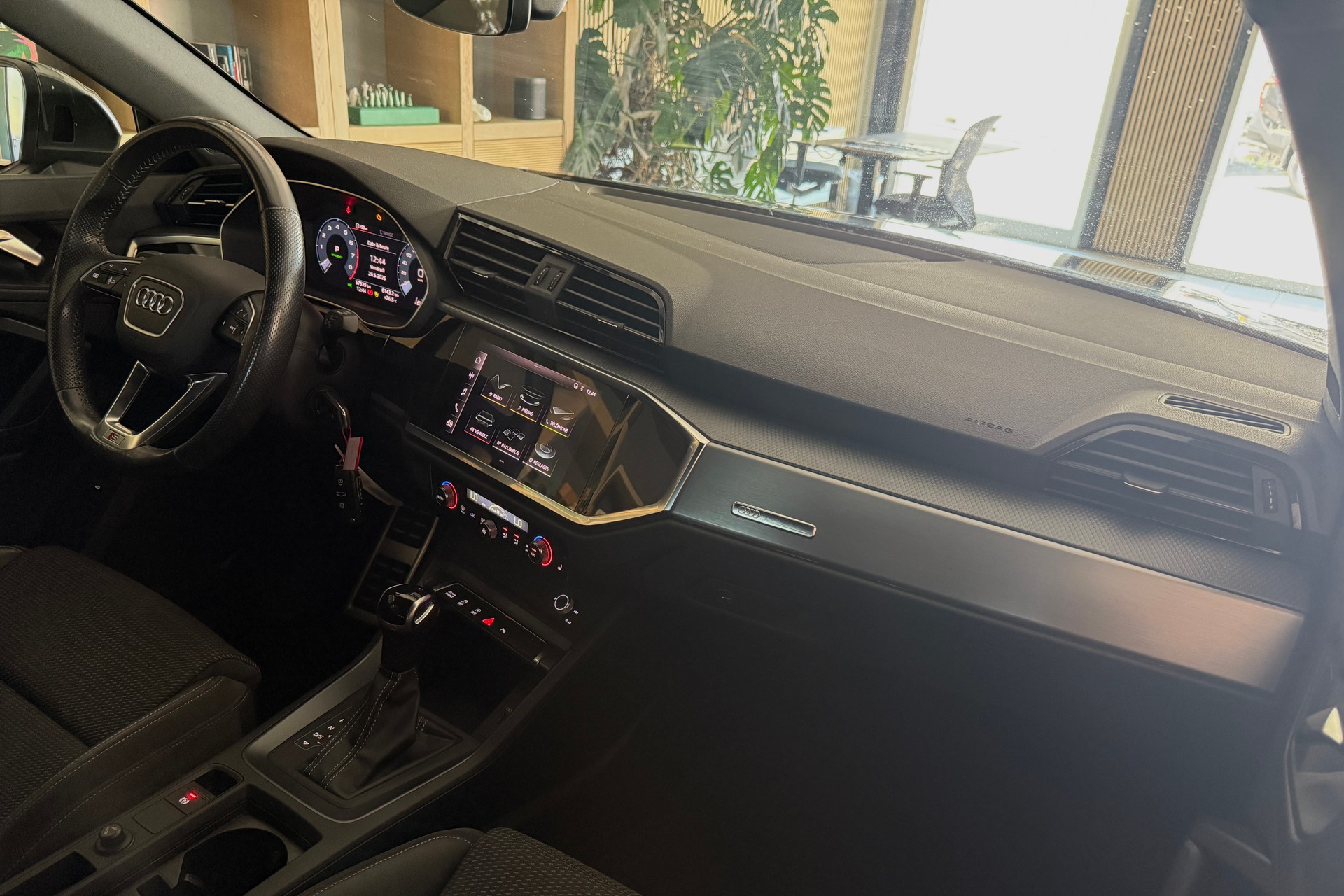 AUDI Q3 Sportback 35 TFSI S line S-tronic-image-11