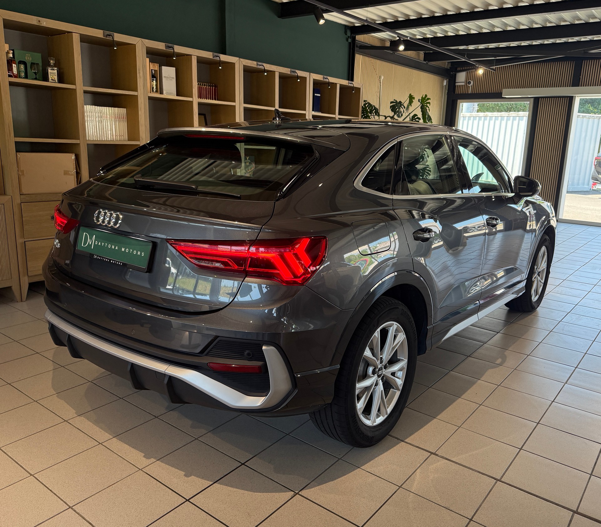 AUDI Q3 Sportback 35 TFSI S line S-tronic-showroom-element-3