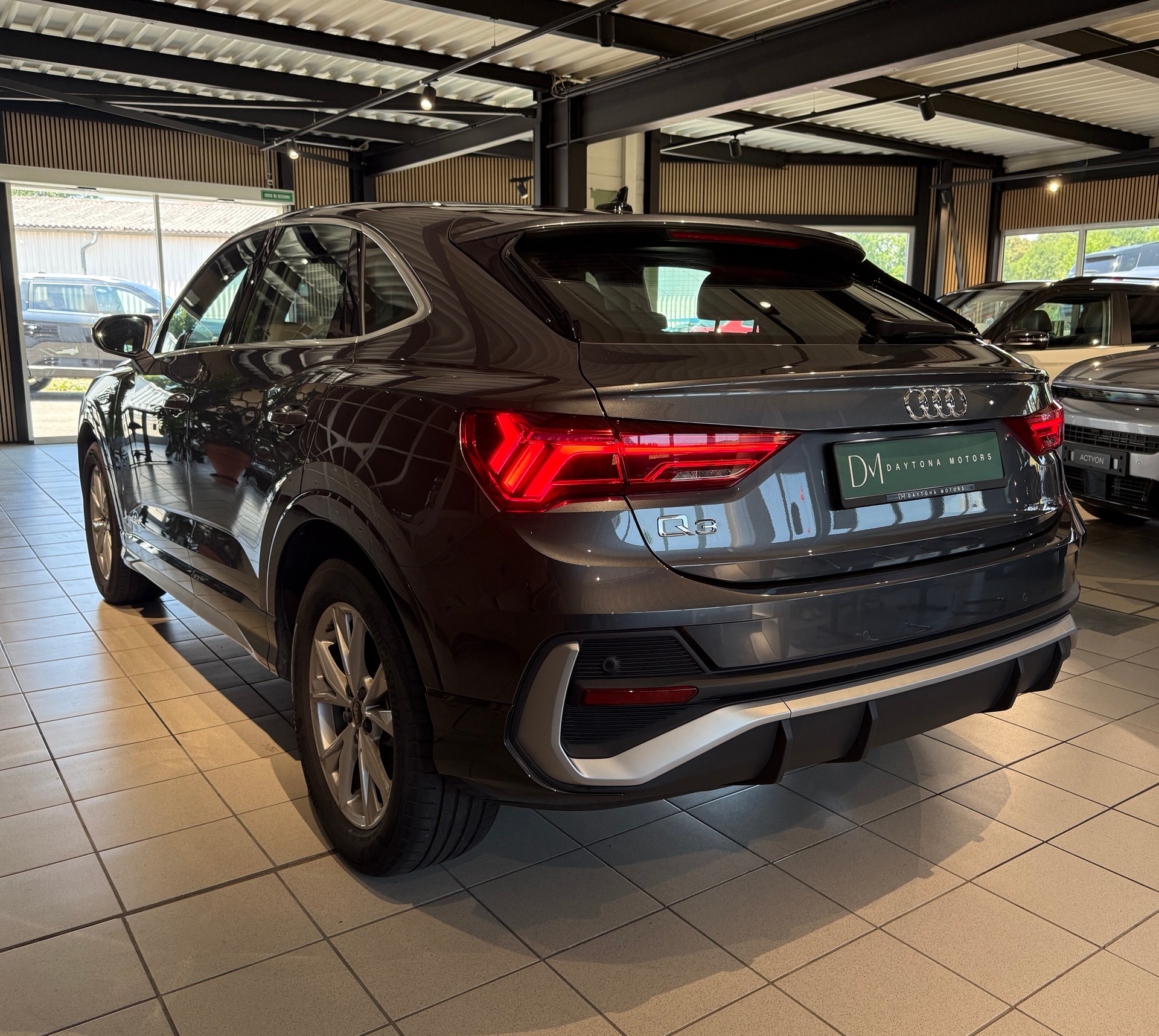 AUDI Q3 Sportback 35 TFSI S line S-tronic-image-6