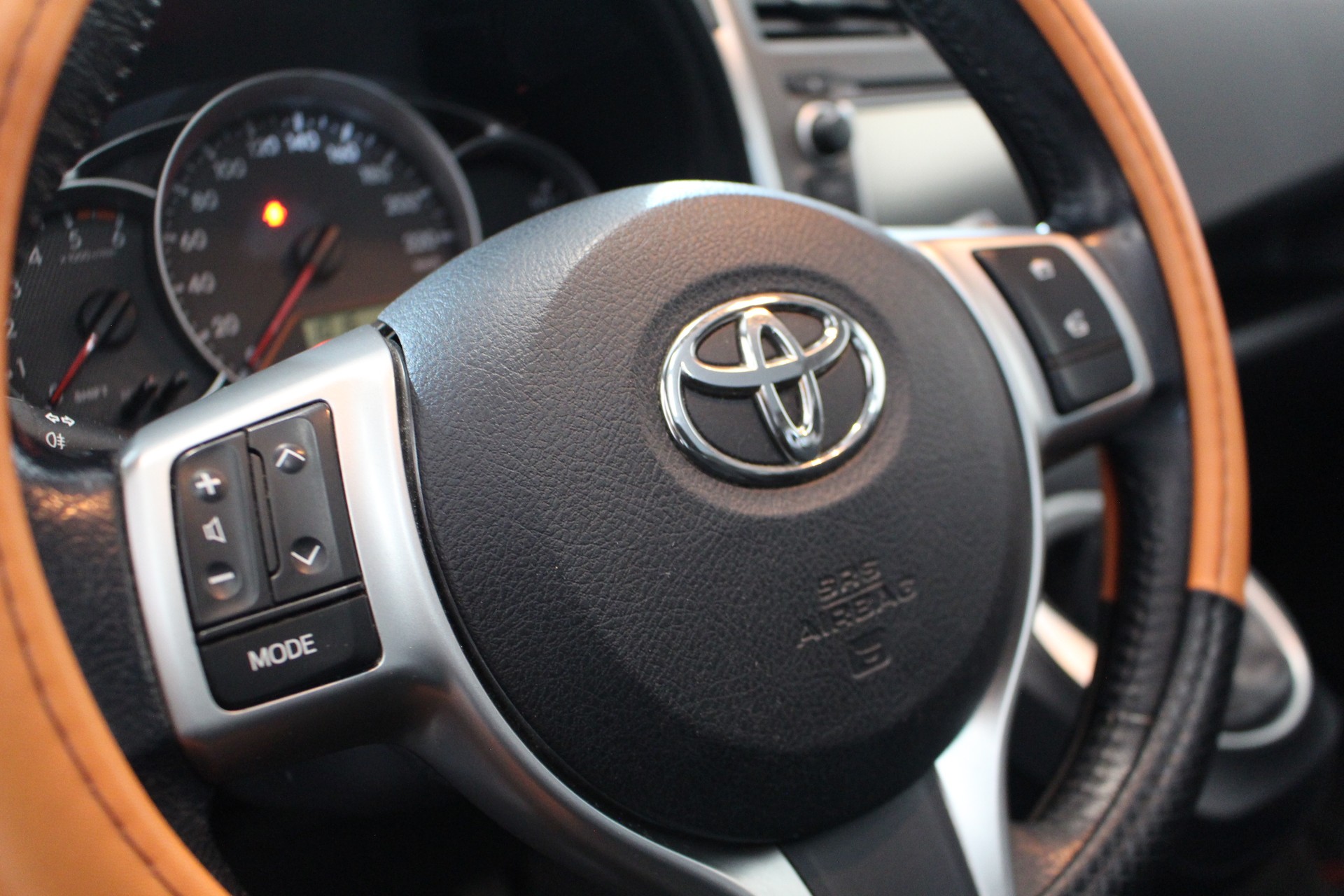 TOYOTA Verso-S 1.4 D-4D Linea Sol-image-14