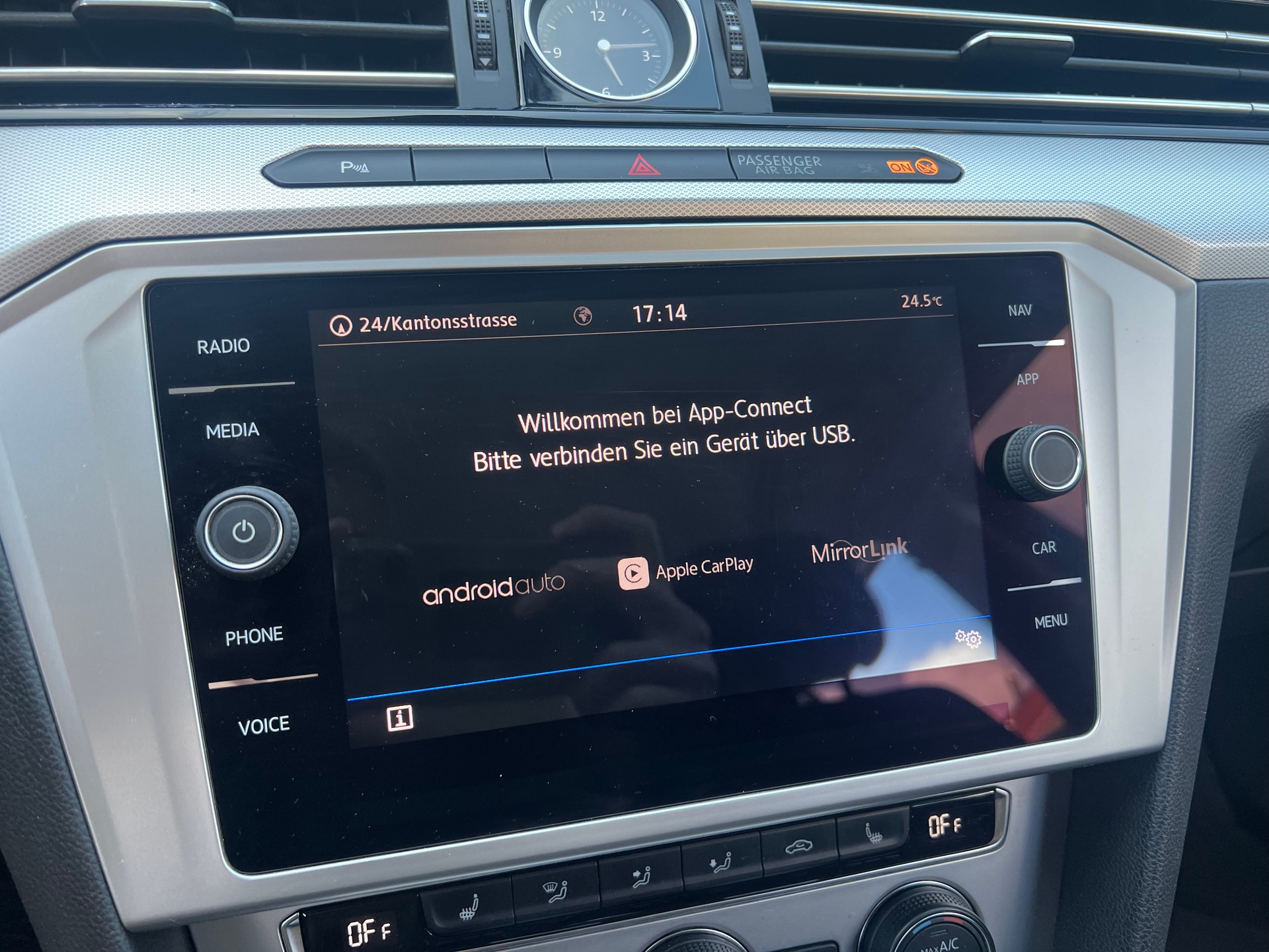 VW Passat Variant 2.0 TDI BMT Highline*Apple Carplay*-image-13