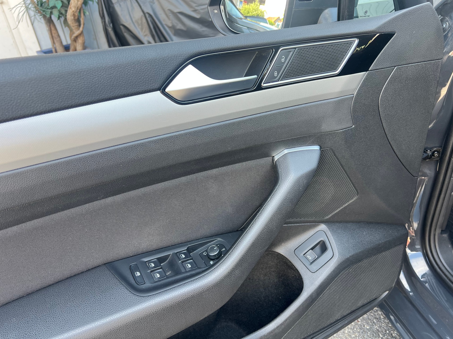 VW Passat Variant 2.0 TDI BMT Highline*Apple Carplay*-image-9