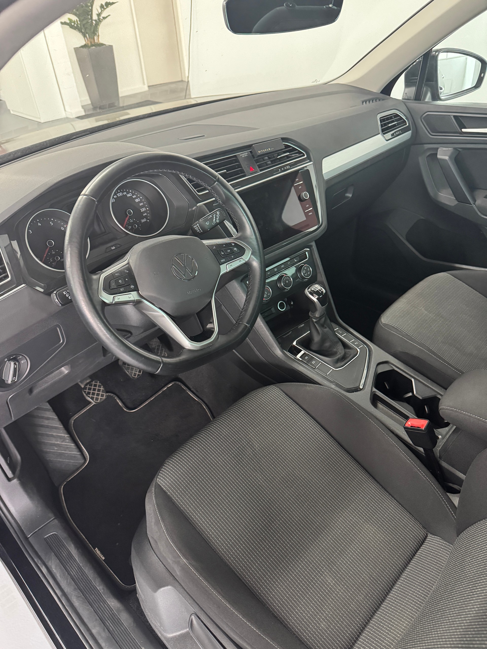 VW Tiguan 1.5TSI Evo Starter-showroom-element-3