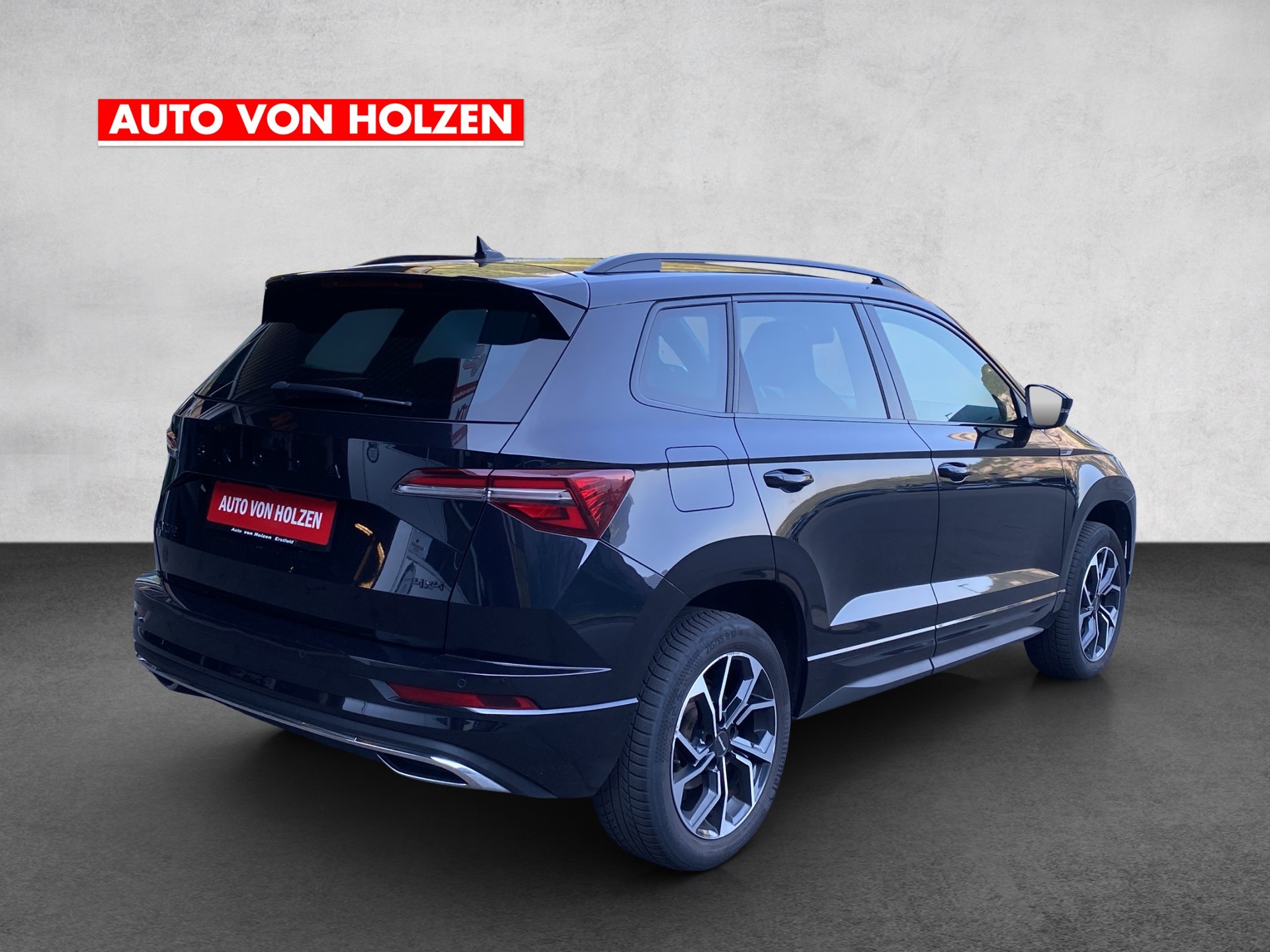 SKODA Karoq 2.0 TDI CR Sport Line 4x4 DSG-image-4