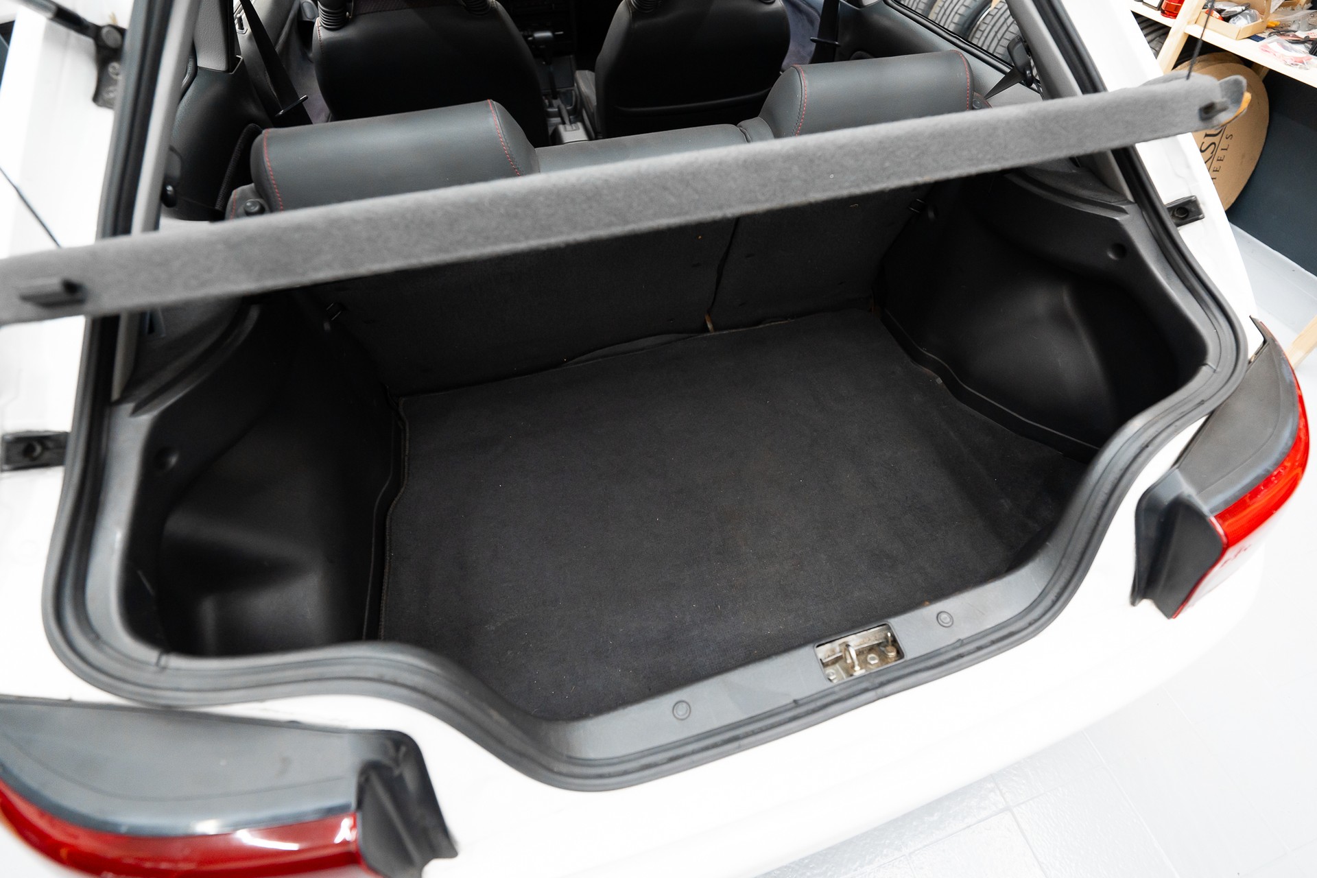 MAZDA 323 1.6i 16V ULTRA-S-image-13