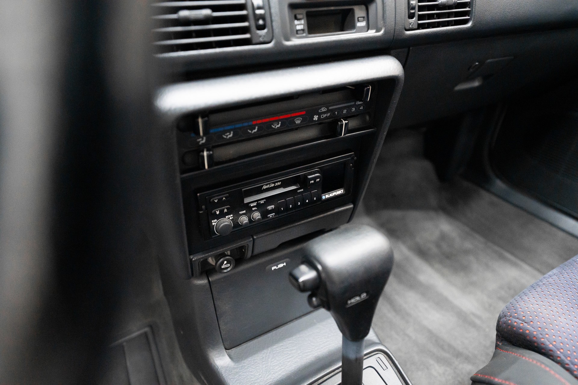 MAZDA 323 1.6i 16V ULTRA-S-image-12