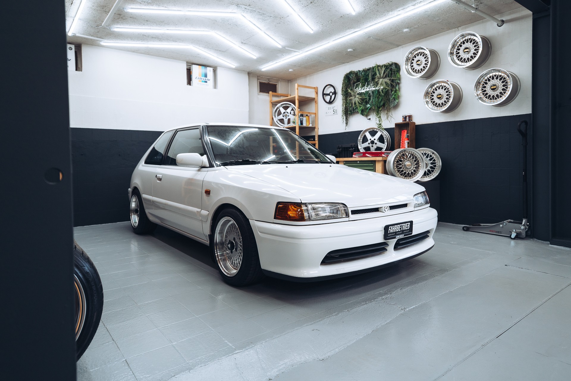 MAZDA 323 1.6i 16V ULTRA-S-image-4