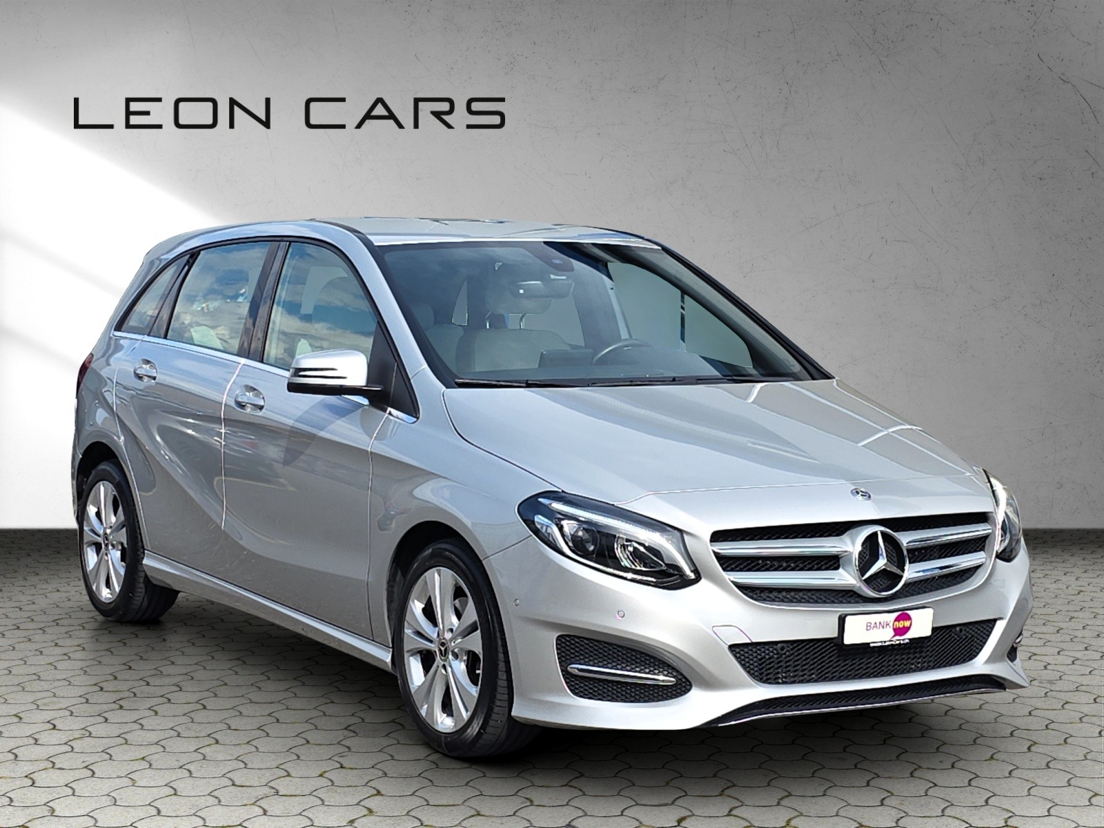MERCEDES-BENZ B 180 Urban 7G-DCT-image-2