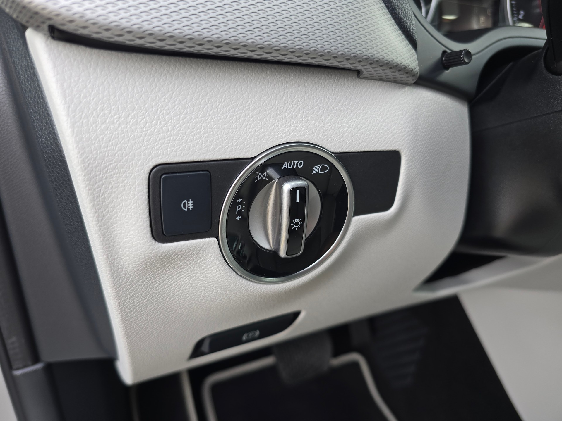 MERCEDES-BENZ B 180 Urban 7G-DCT-image-26