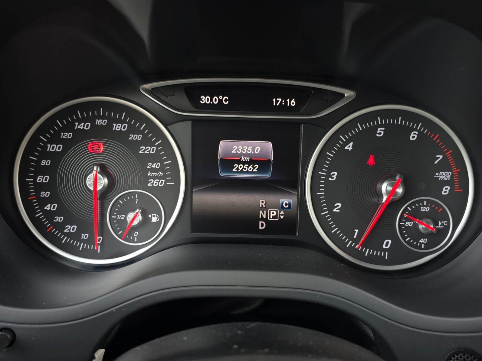 MERCEDES-BENZ B 180 Urban 7G-DCT-image-16