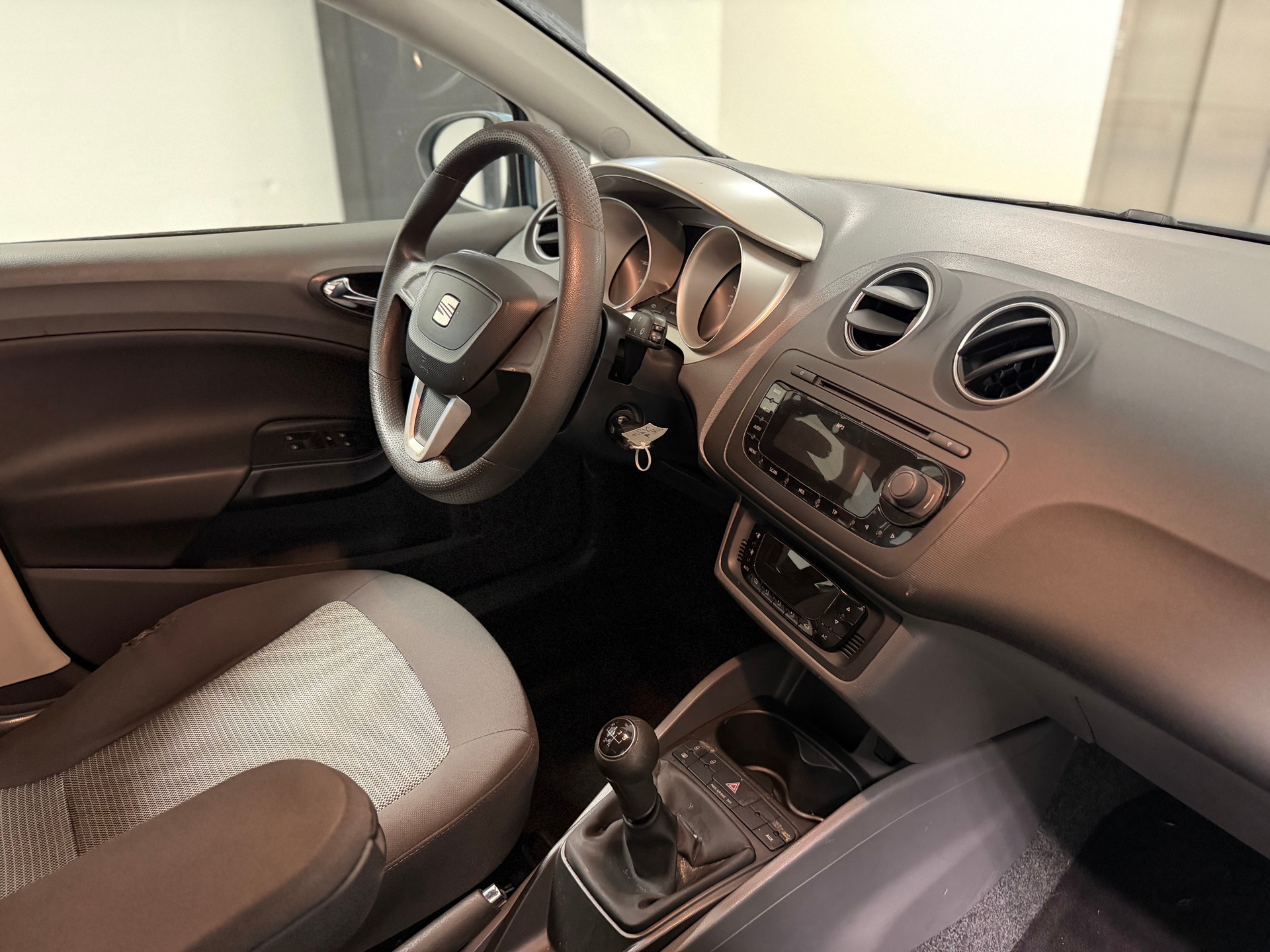SEAT Ibiza 1.4 Sport-image-16