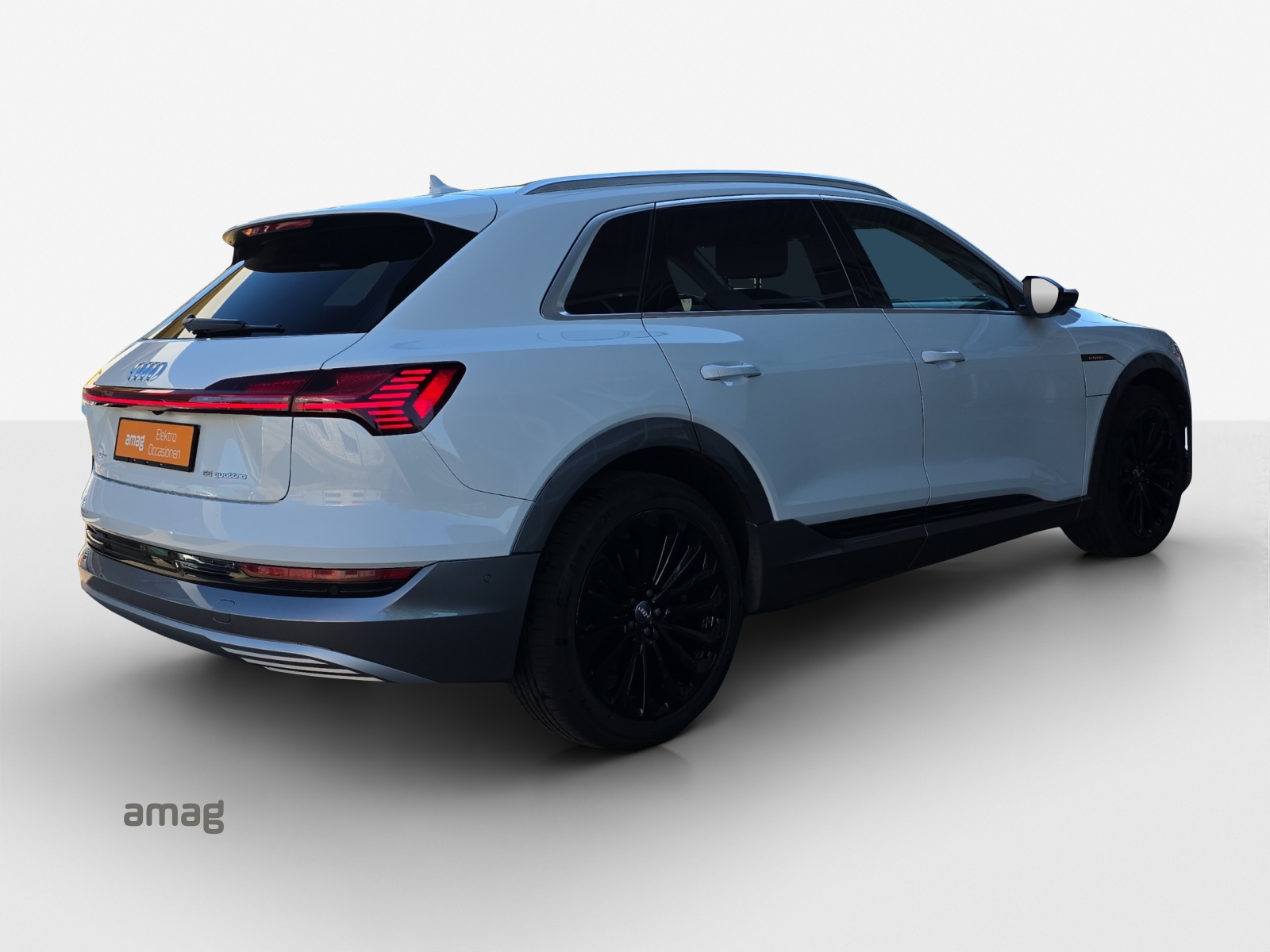 AUDI e-tron 55 Advanced quattro-image-5