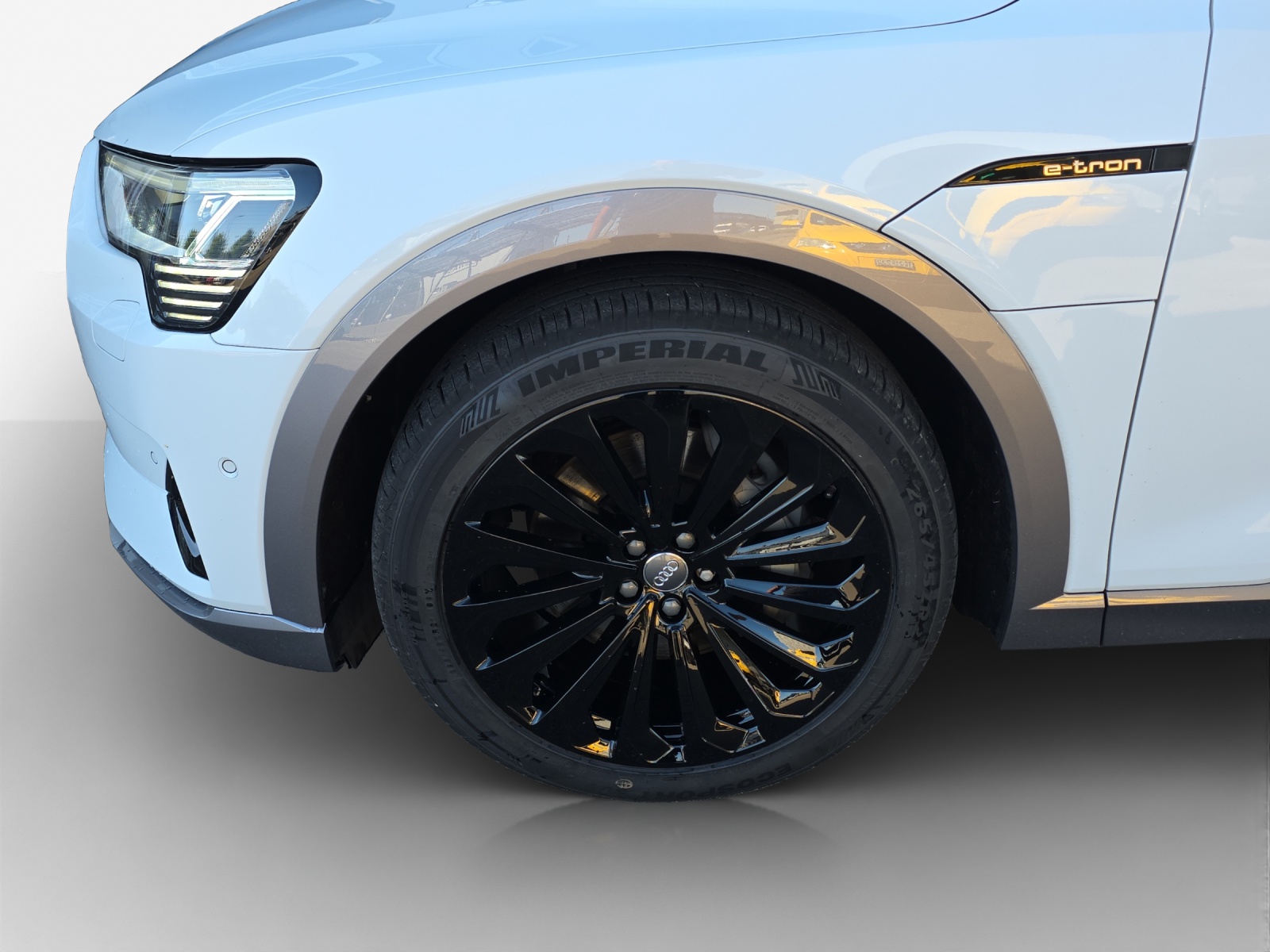 AUDI e-tron 55 Advanced quattro-image-16